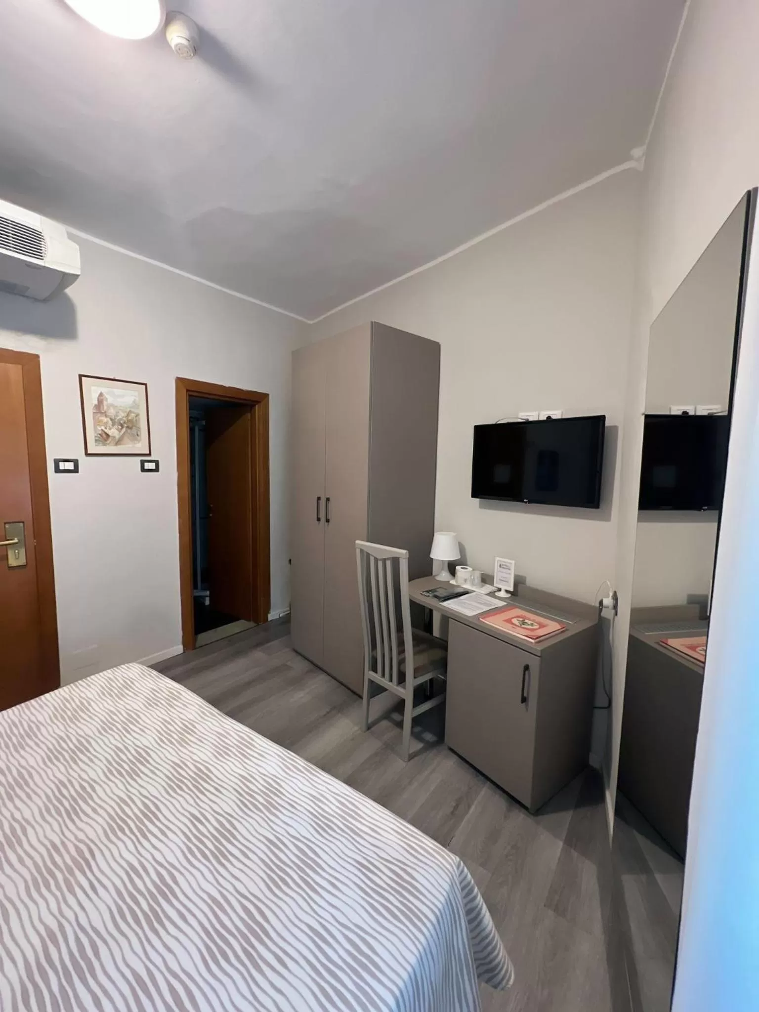 Double Room in Hotel Helvetia