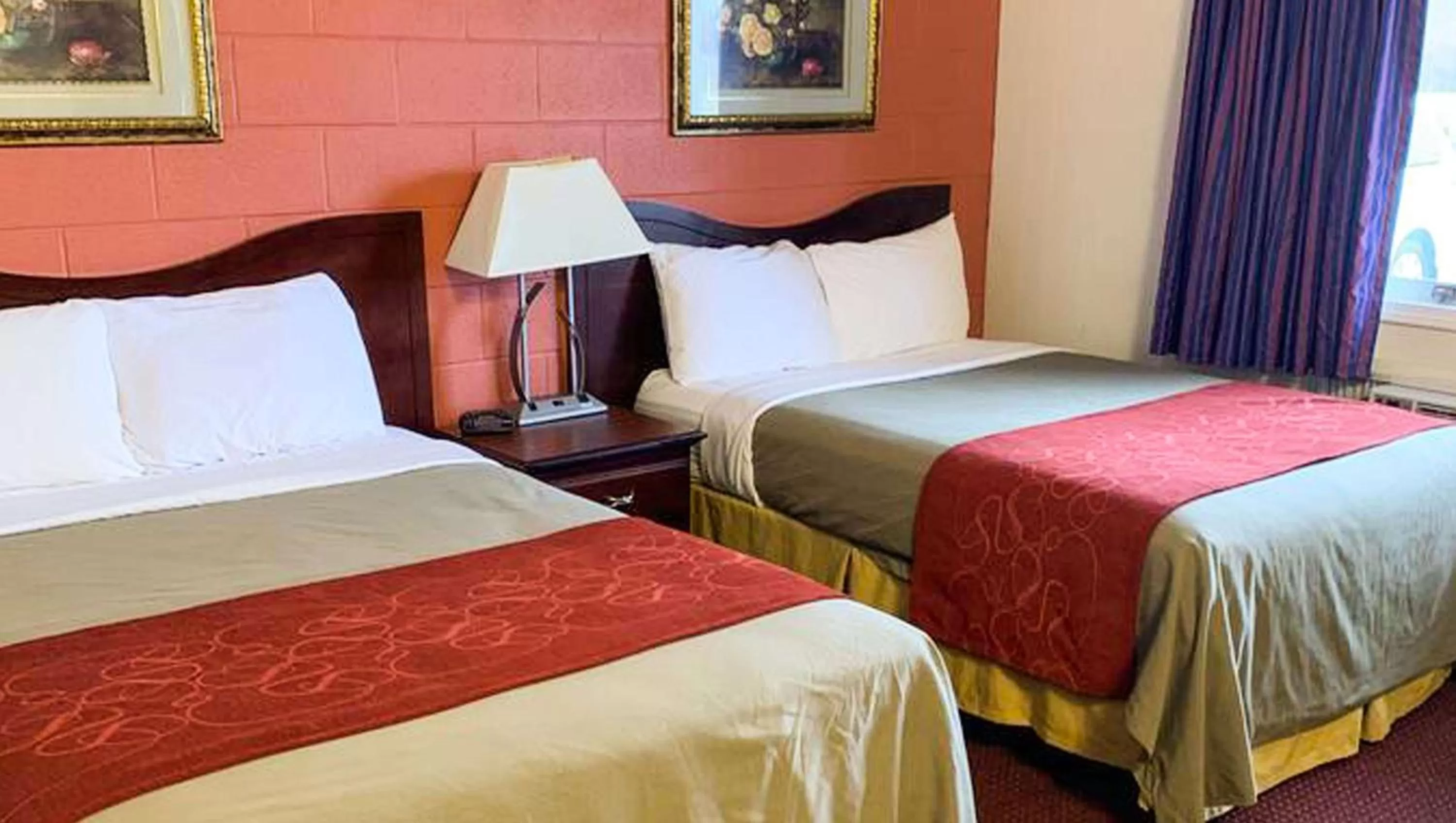 Double Room with Two Double Beds - Non-Smoking in Rodeway Inn