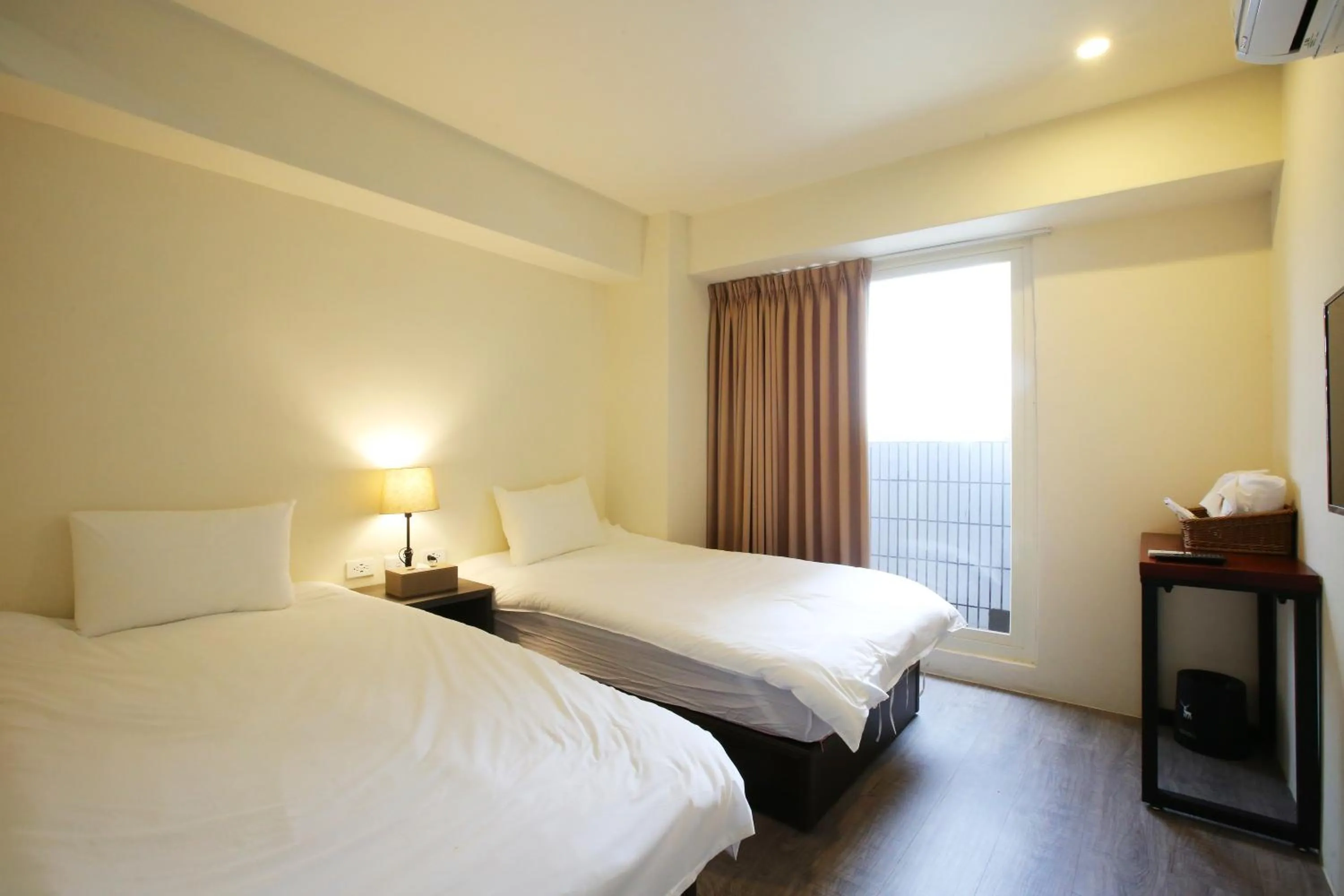 Standard Twin Room in Loosha Hostel