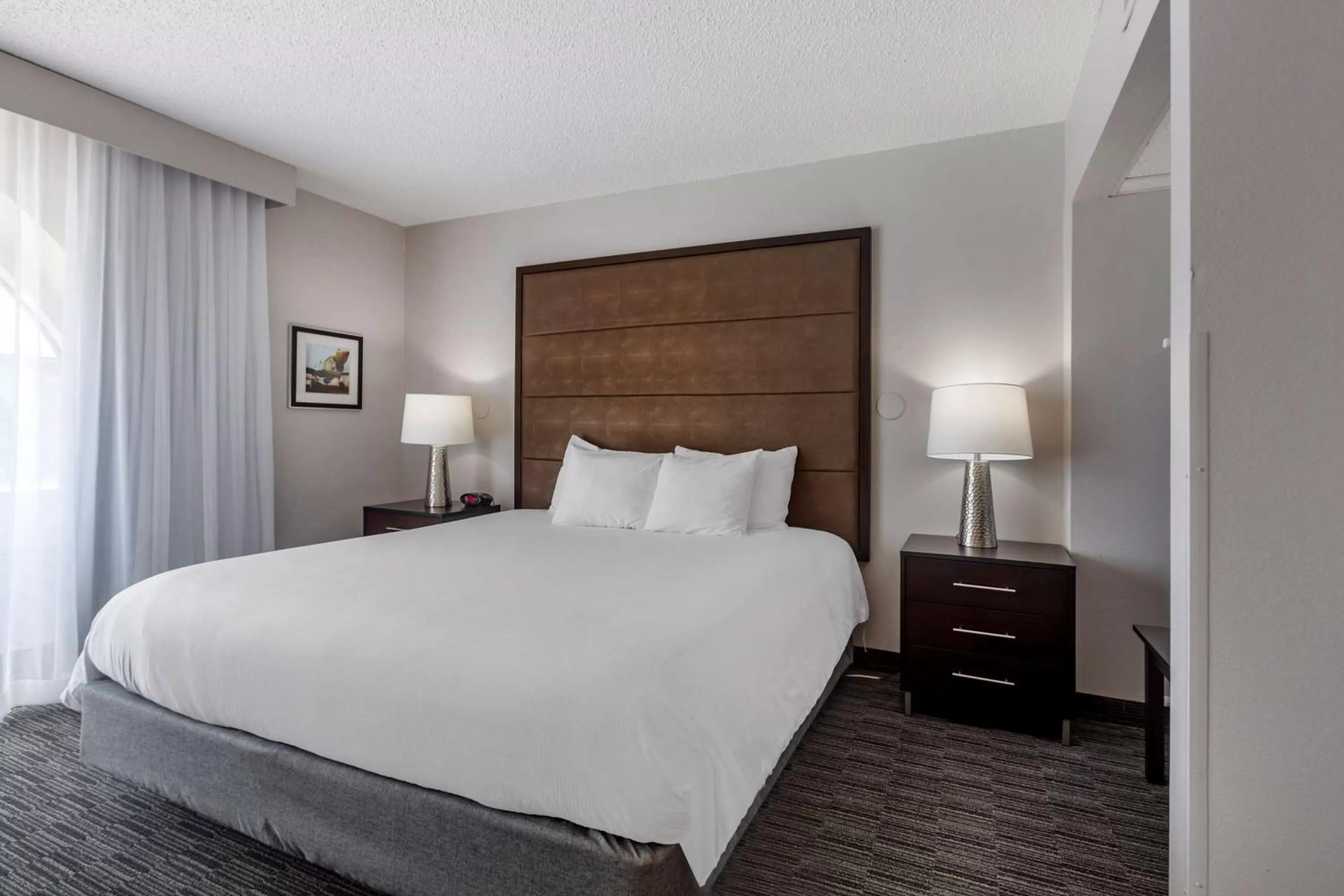 King Room with Roll-In Shower - Disability Access in Best Western Plus Como Park Hotel