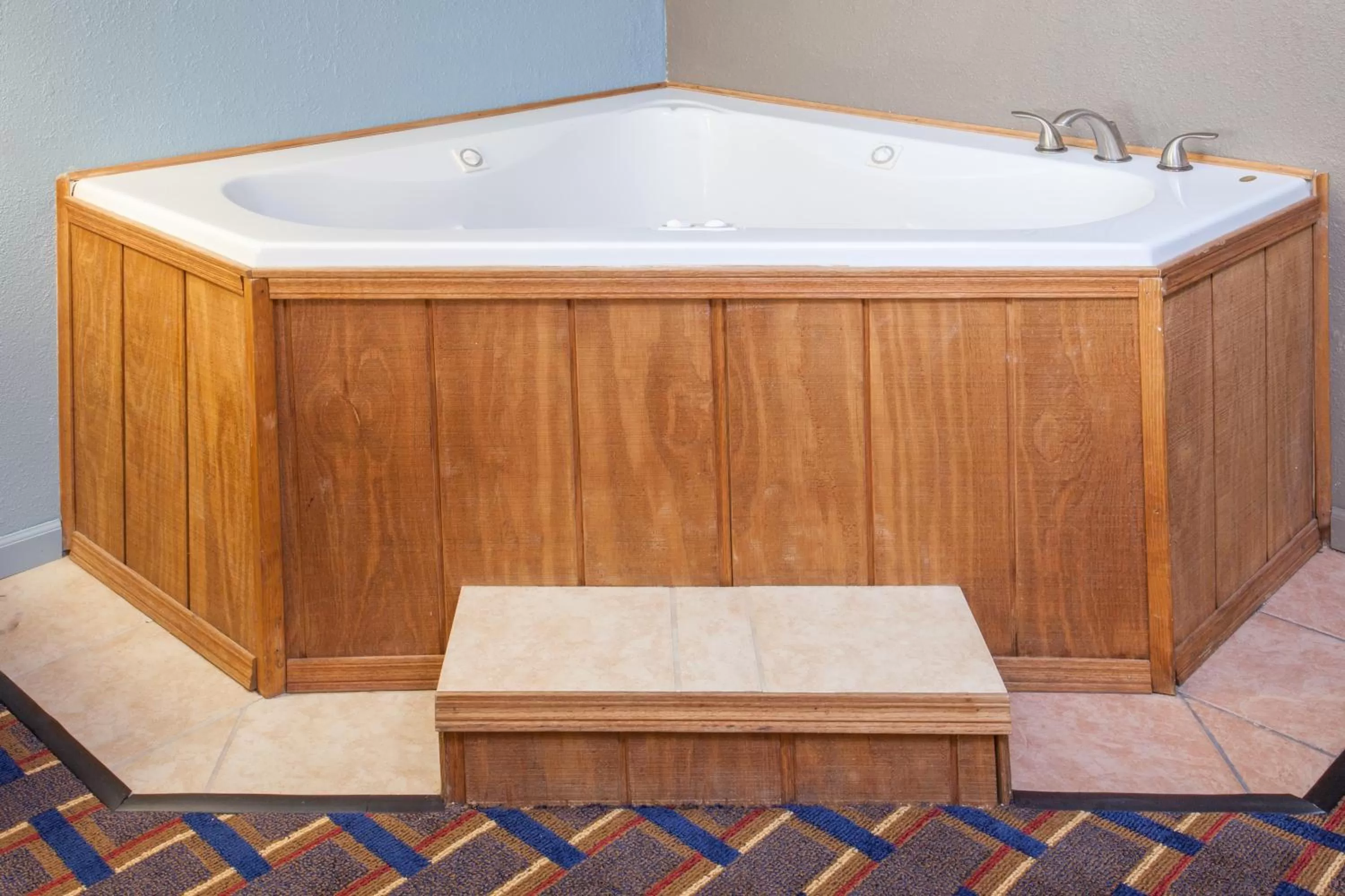 Deluxe King Room - Non-Smoking in Days Inn by Wyndham Farmer City