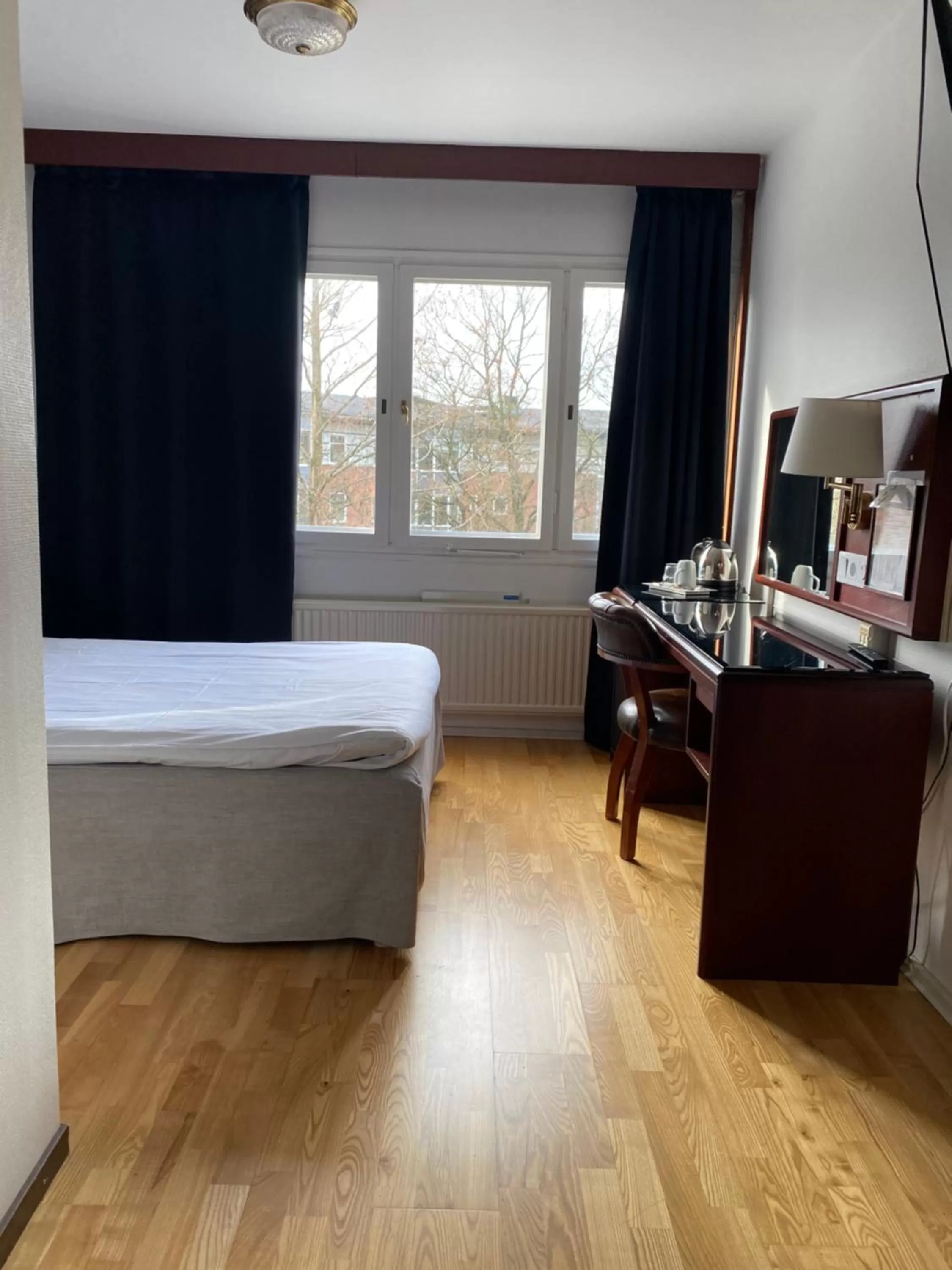 Single Room (Half Board) in Place Lund