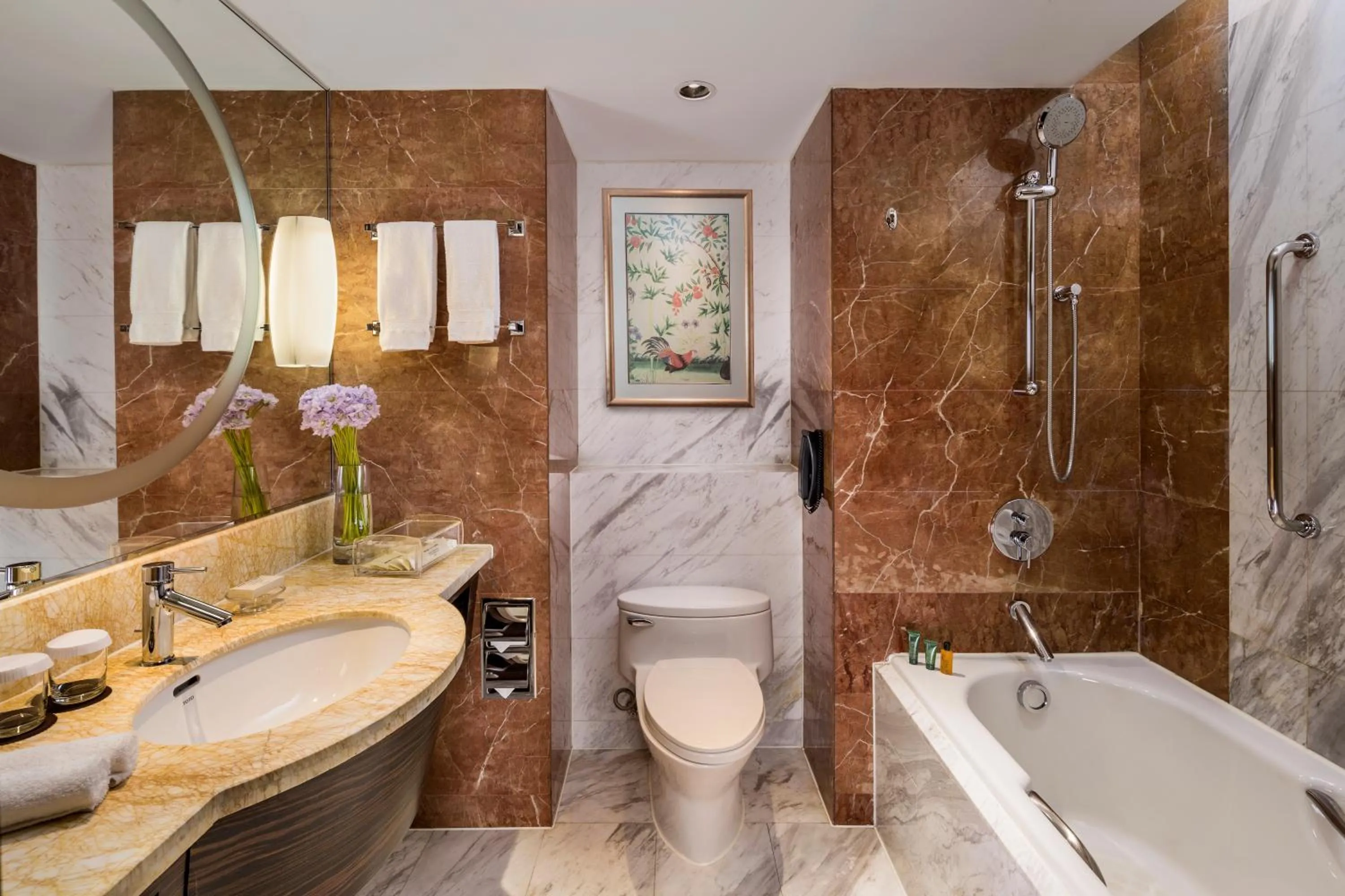 Executive Twin Room - Free 24-hour parking for one car per night in The Kunlun Jing An