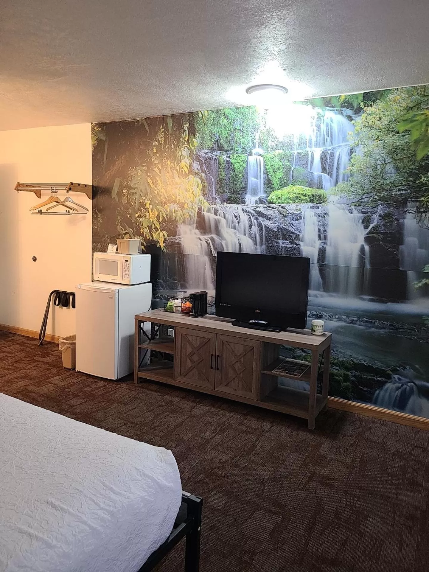 Queen Room with Balcony in Jefferson Inn