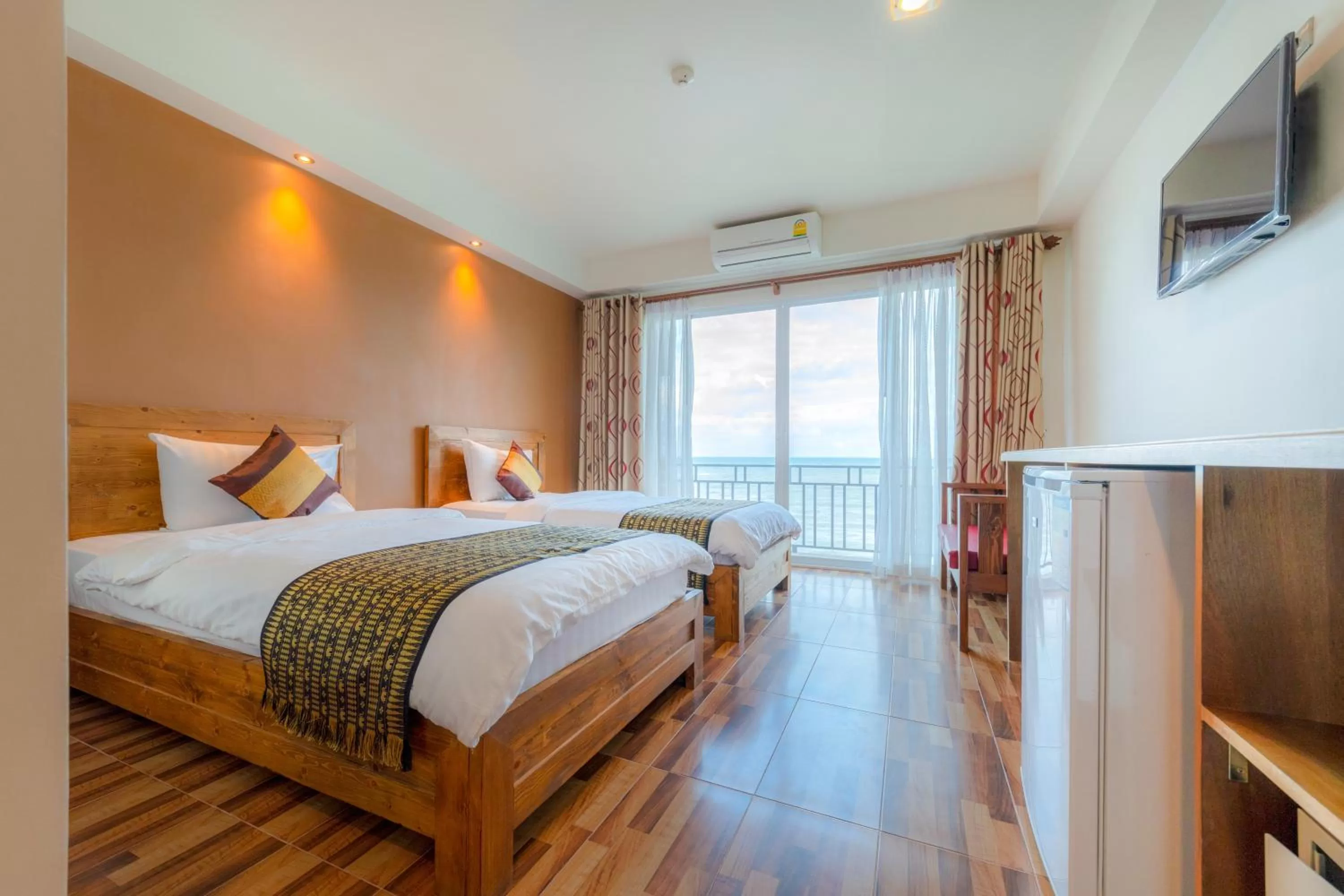 Deluxe Twin Room with Sea View in The Lord Nelson Hotel