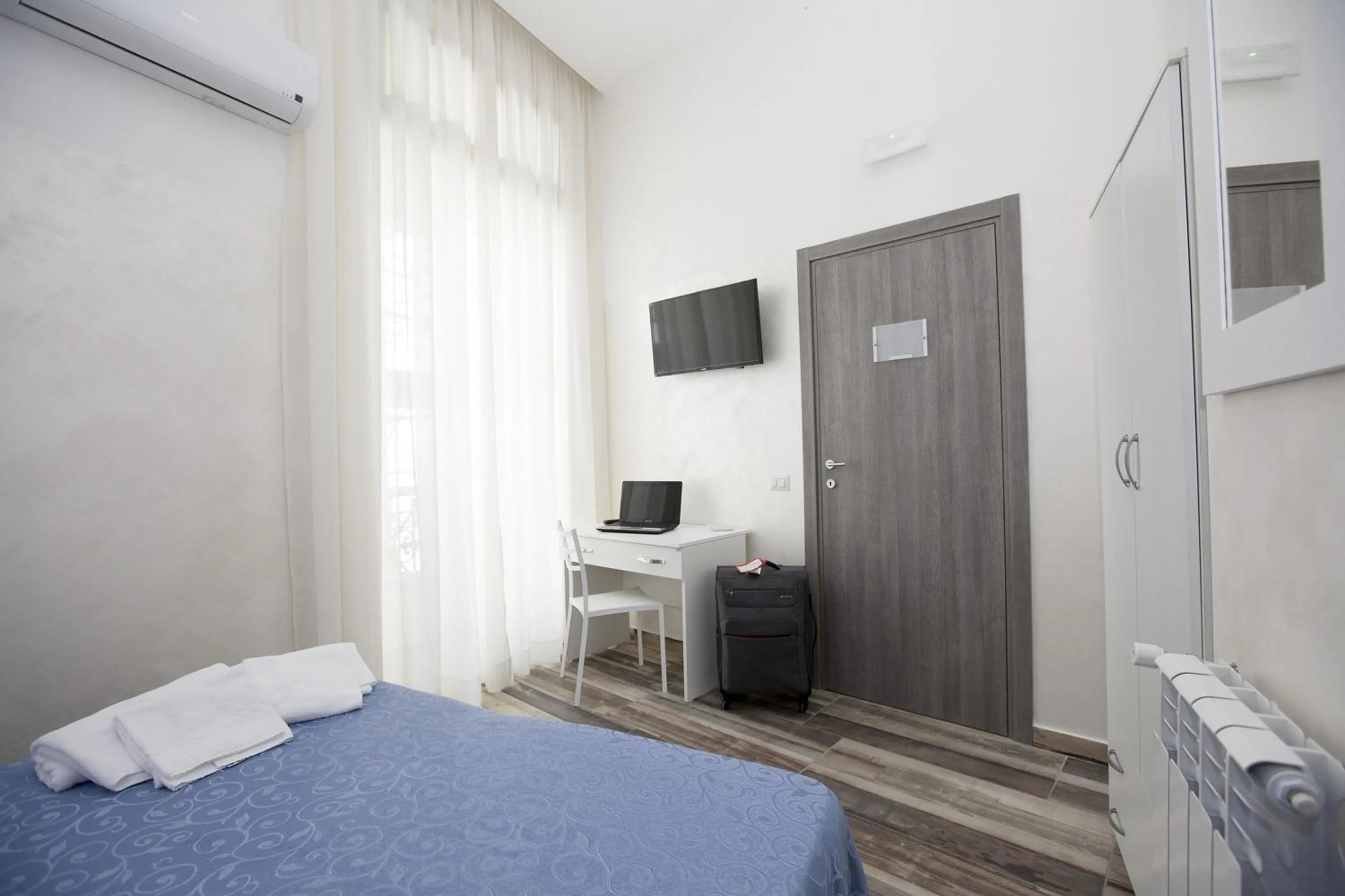 Double or Twin Room in Napoli Garibaldi Square