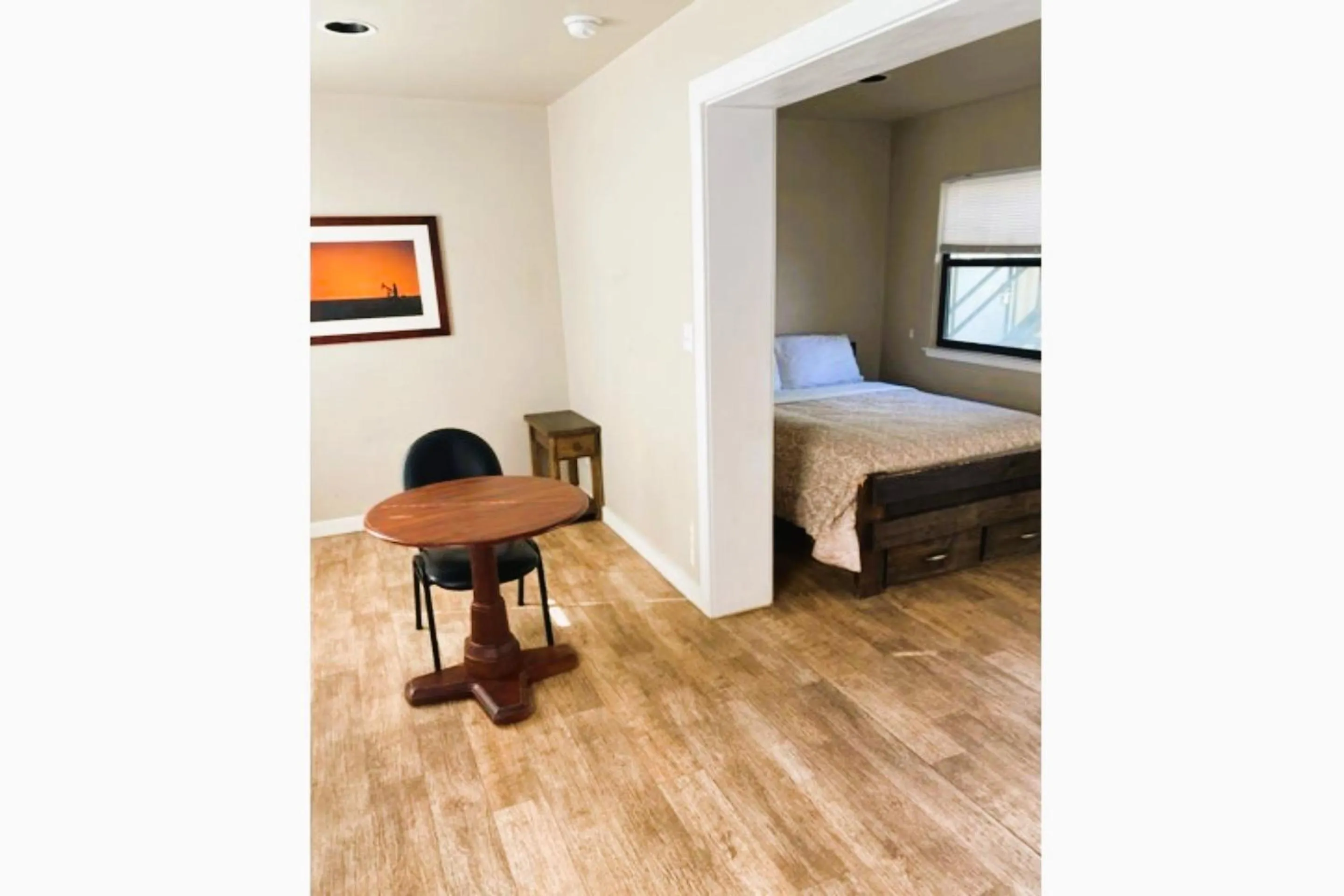 Premium Full Bed with Kitchenette in The Resource Inn -Big Lake TX