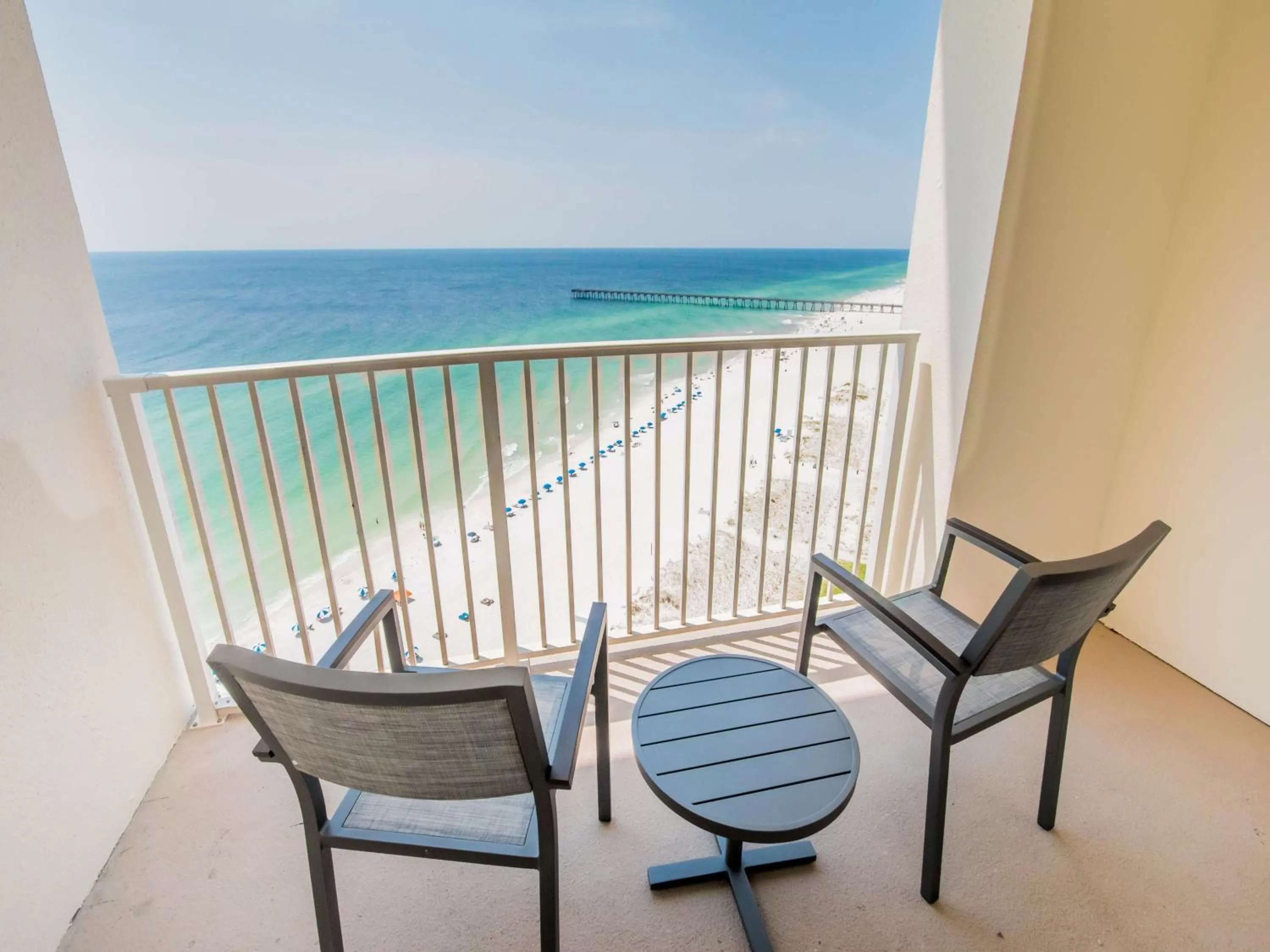 Corner King Suite with View in Hilton Pensacola Beach