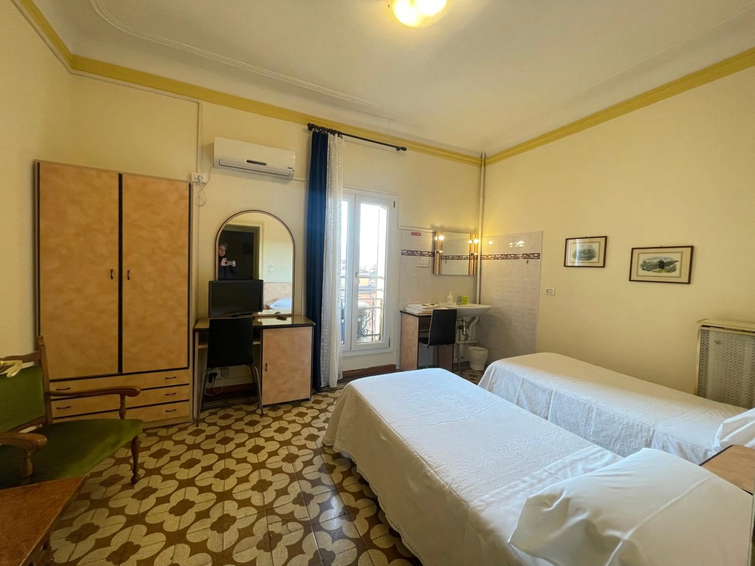 Twin Room with Shared Bathroom in Hotel Panorama Bologna Centro