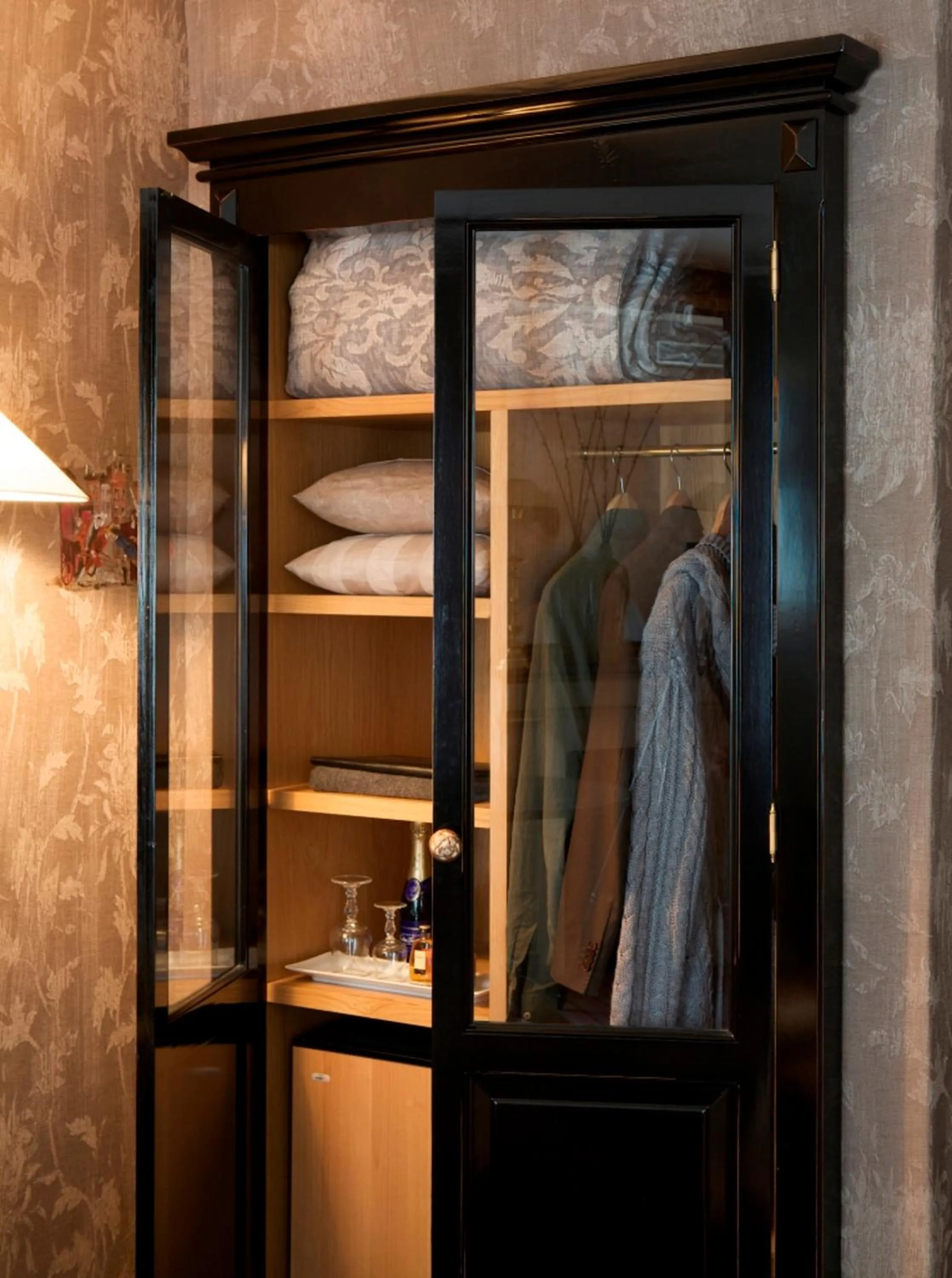 Small Double Room in Hôtel Chateaubriand