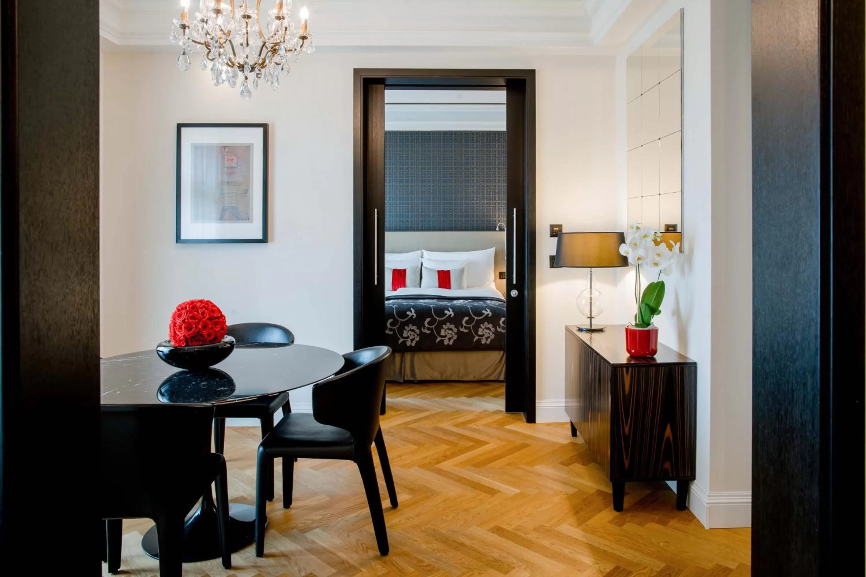 Boutique One Bedroom Suite with Kitchenette in Hotel Schweizerhof Bern & Spa