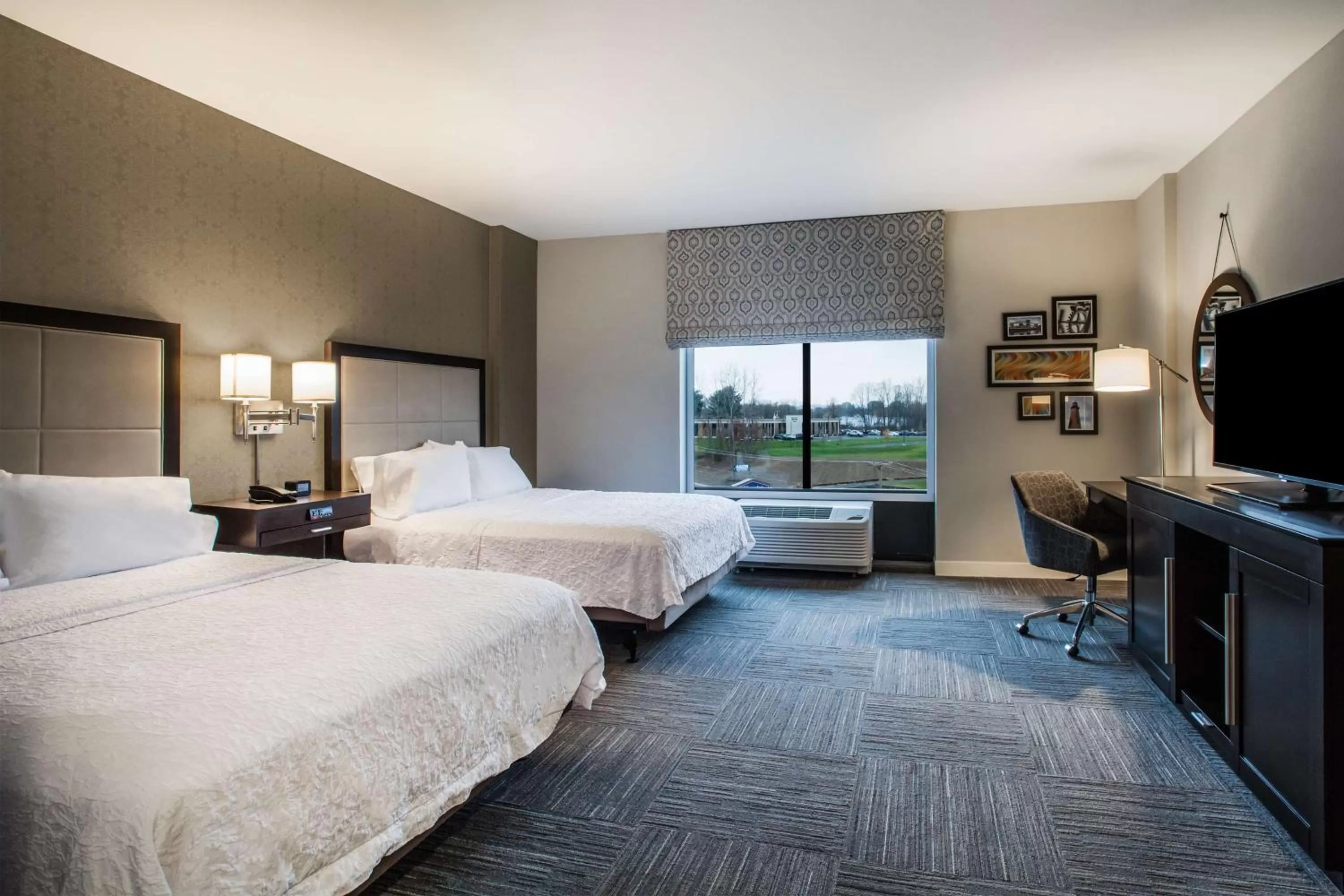 Queen Room with Two Queen Beds - Mobility Access/Non-Smoking in Hampton Inn Rochester Penfield, Ny