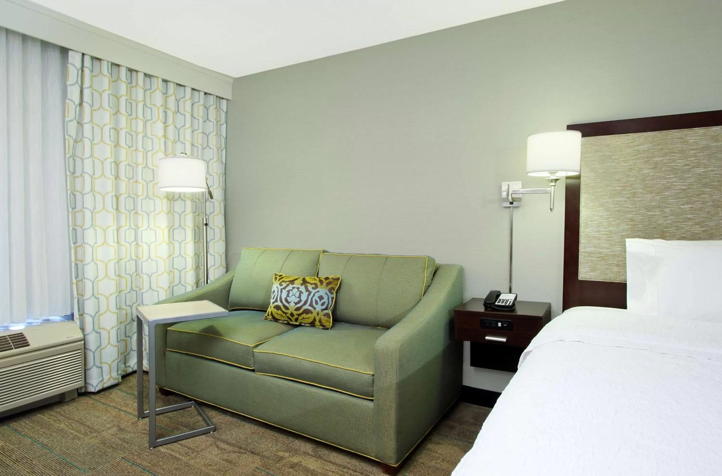 King Room with Sofa Bed in Hampton Inn & Suites Columbus Hilliard