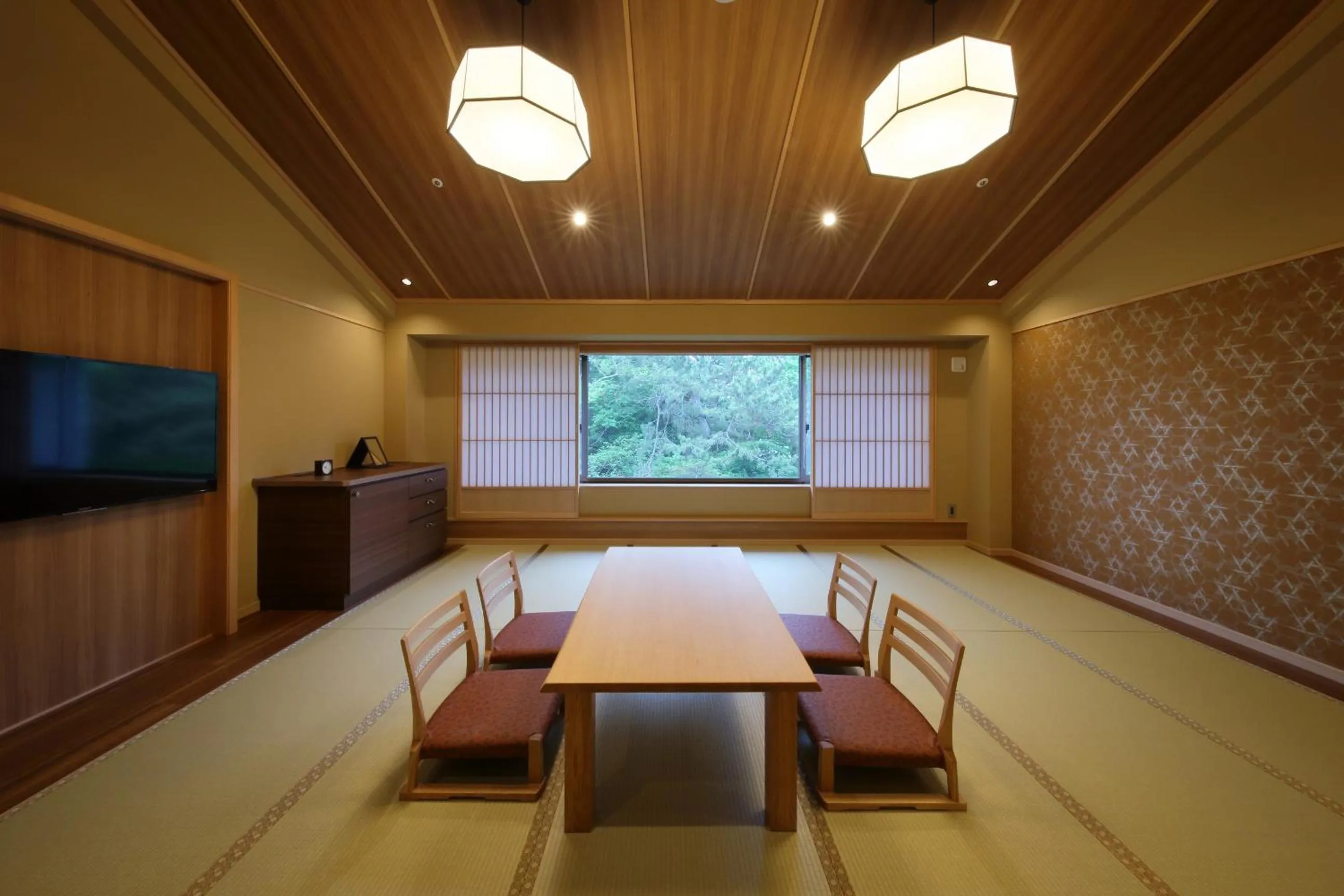 Deluxe Japanese-Style Room - Non-Smoking (6 Adult) in Hakodate Hotel Banso