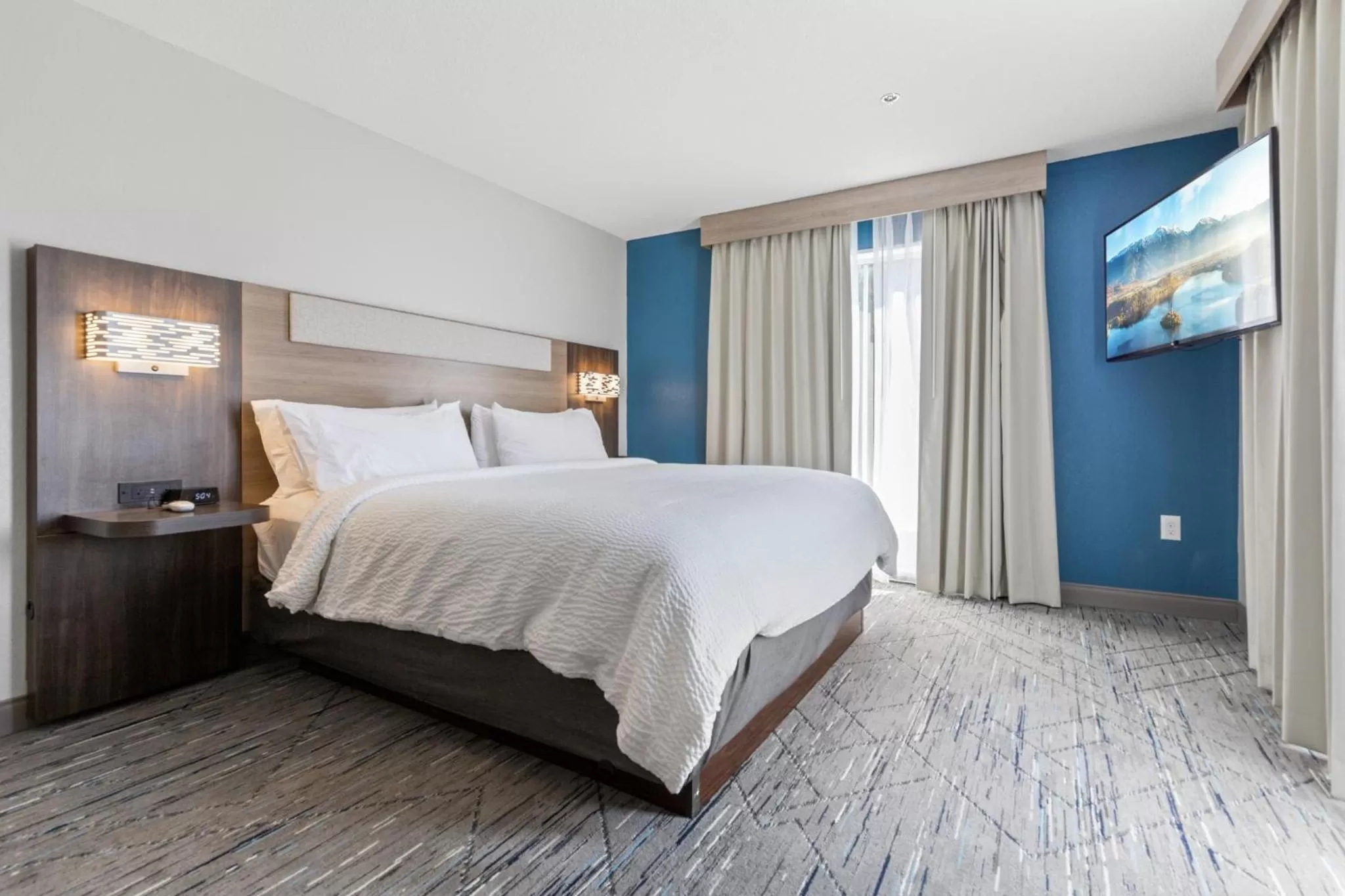 One-Bedroom King Suite with Sofa Bed in Holiday Inn Express Hotel & Suites Starkville, an IHG Hotel