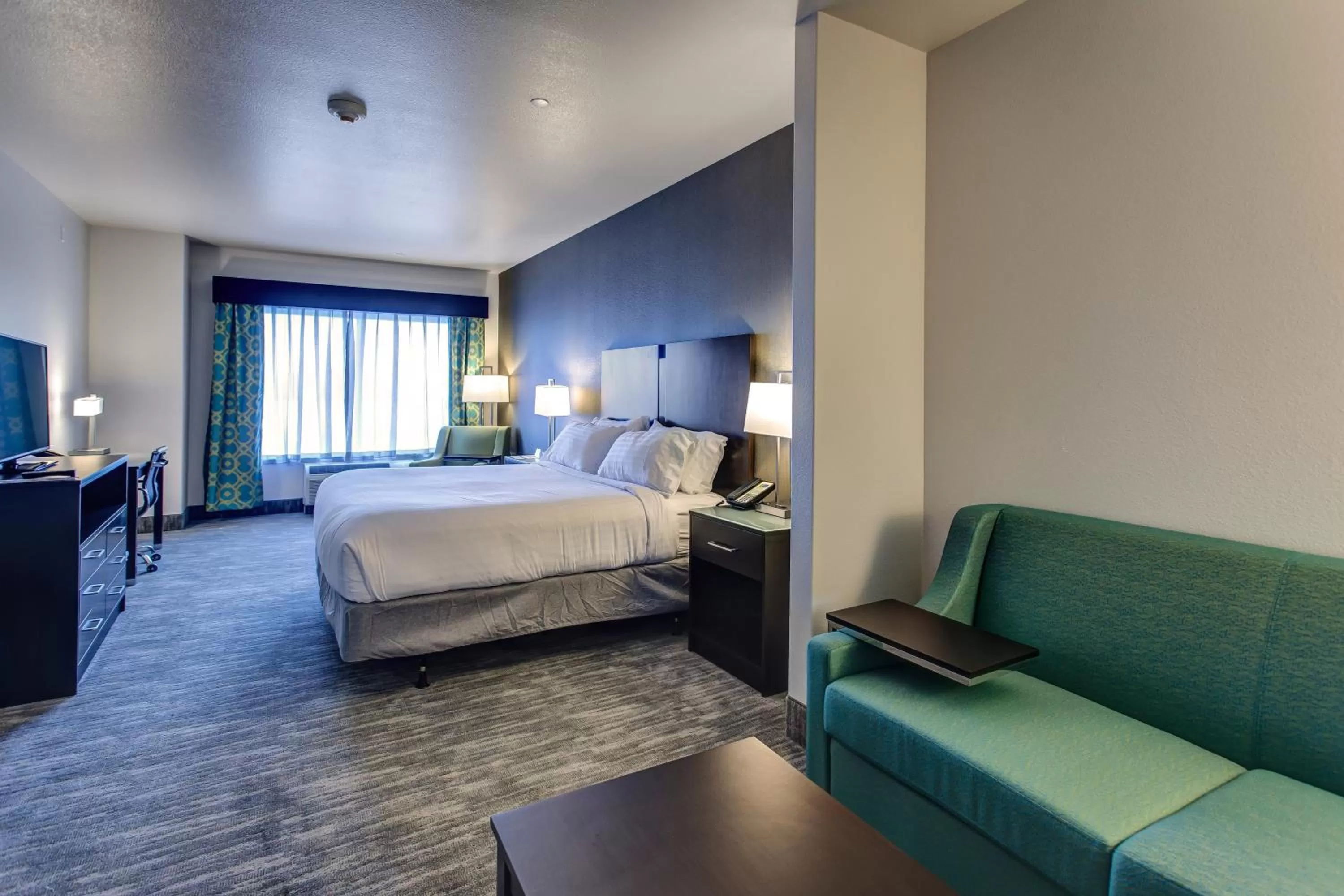 King Suite - Disability Access in Holiday Inn Express & Suites Gatesville - N. Ft Hood by IHG