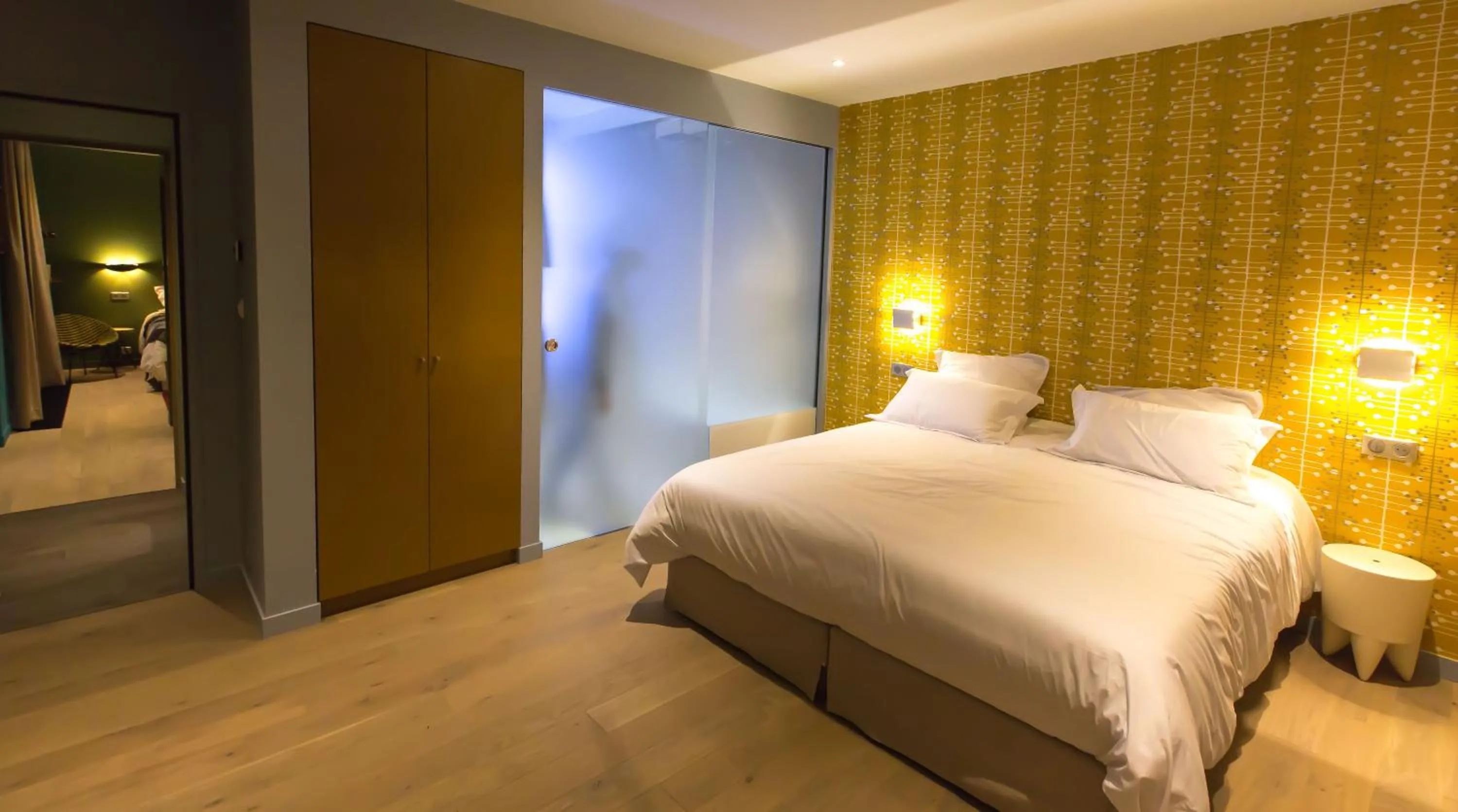 Deluxe Double or Twin Room with Balcony in Eden Lodge Paris