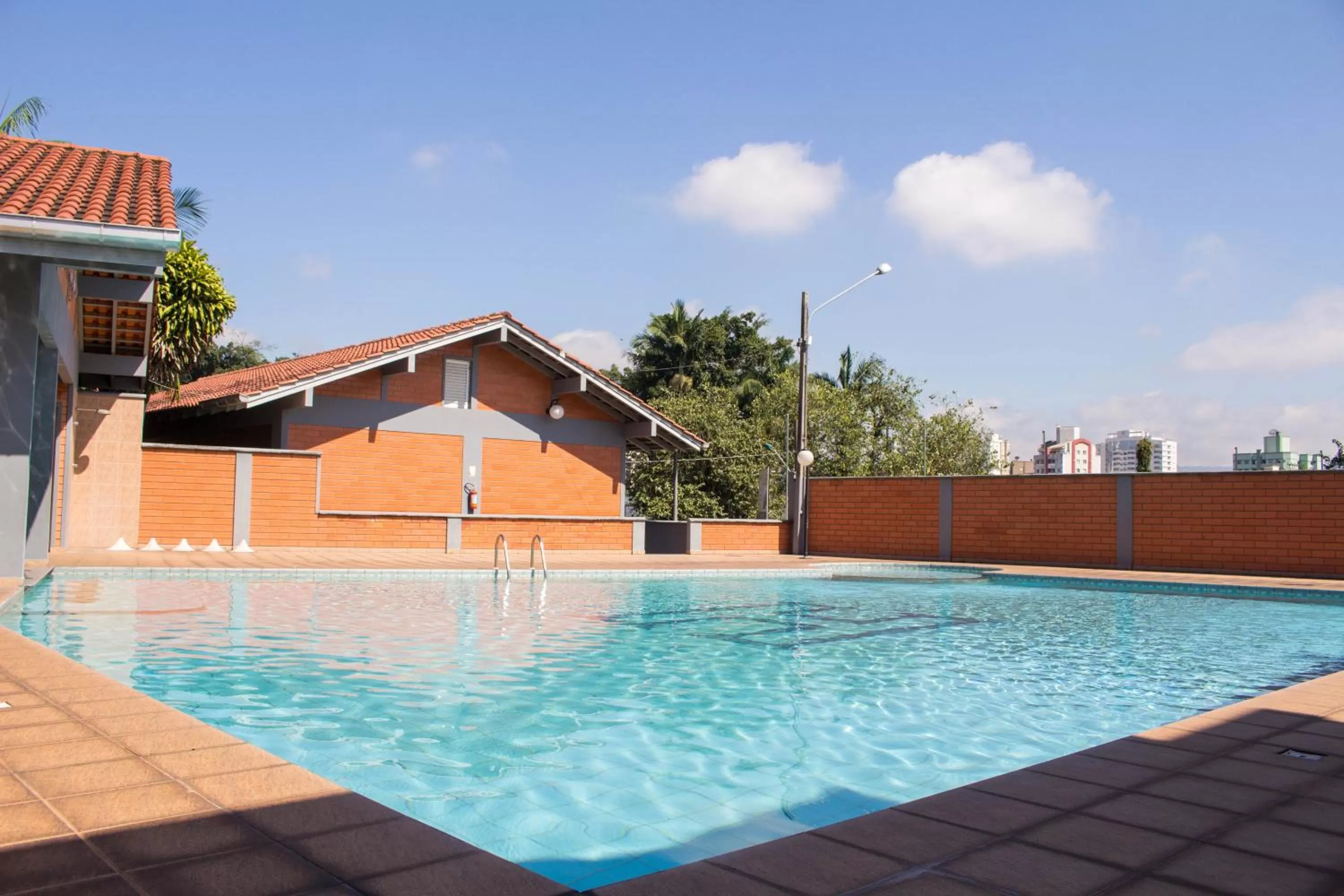 Swimming pool in Hotel Estação 101 - Brusque
