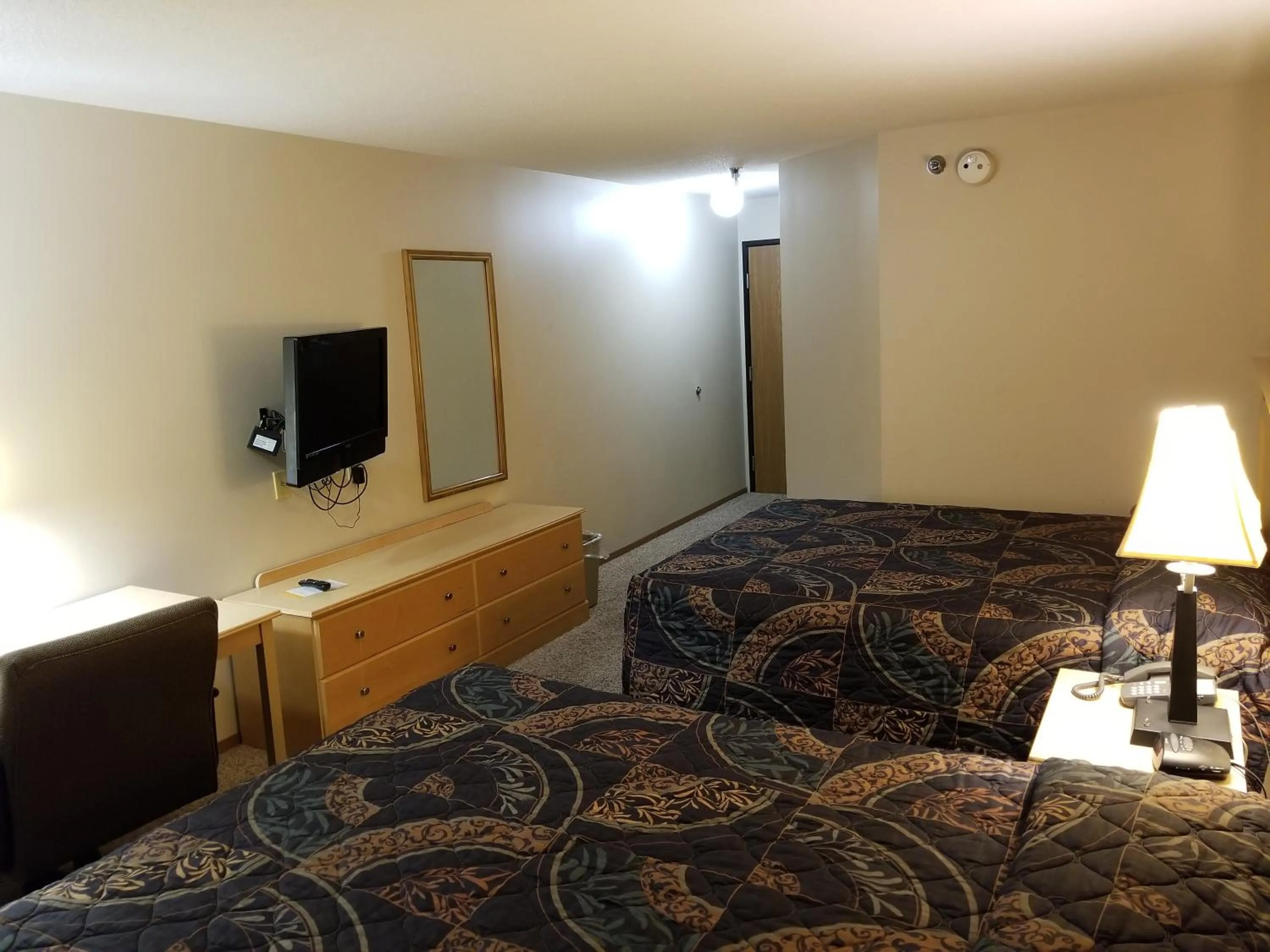 Queen Room with Two Queen Beds - single occupancy in Prairie Inn
