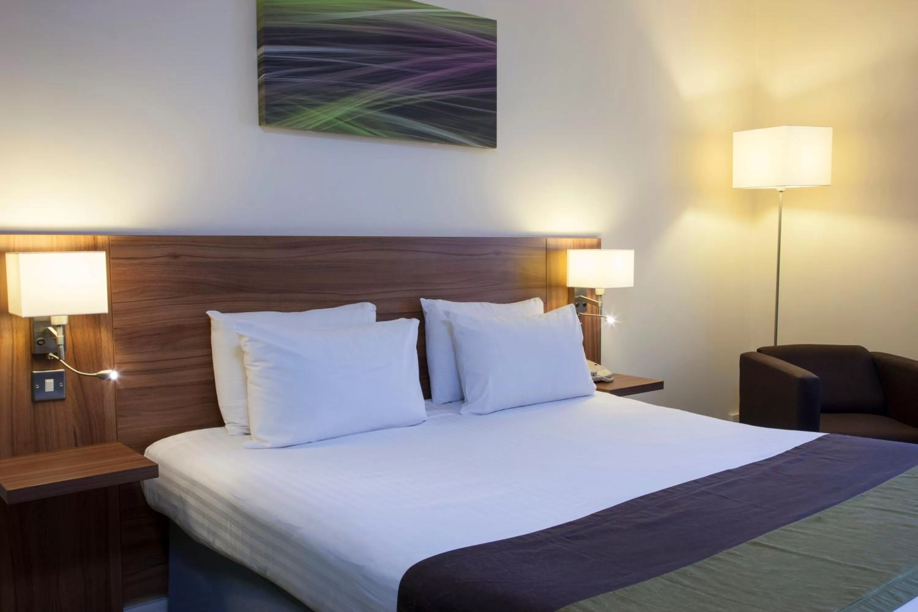 Standard Queen Room in Holiday Inn Leamington Spa - Warwick by IHG