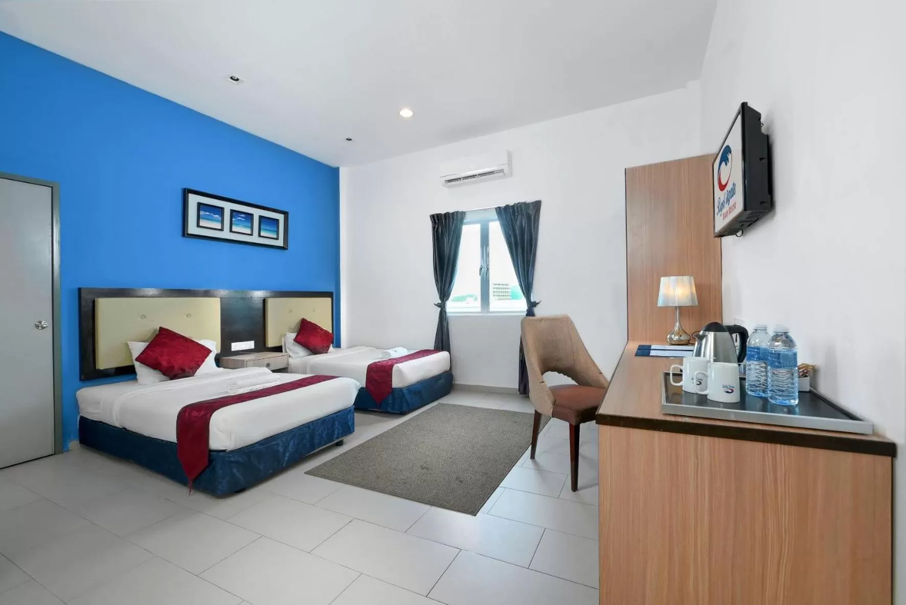 Deluxe Twin Room in Royal Agate Beach Resort