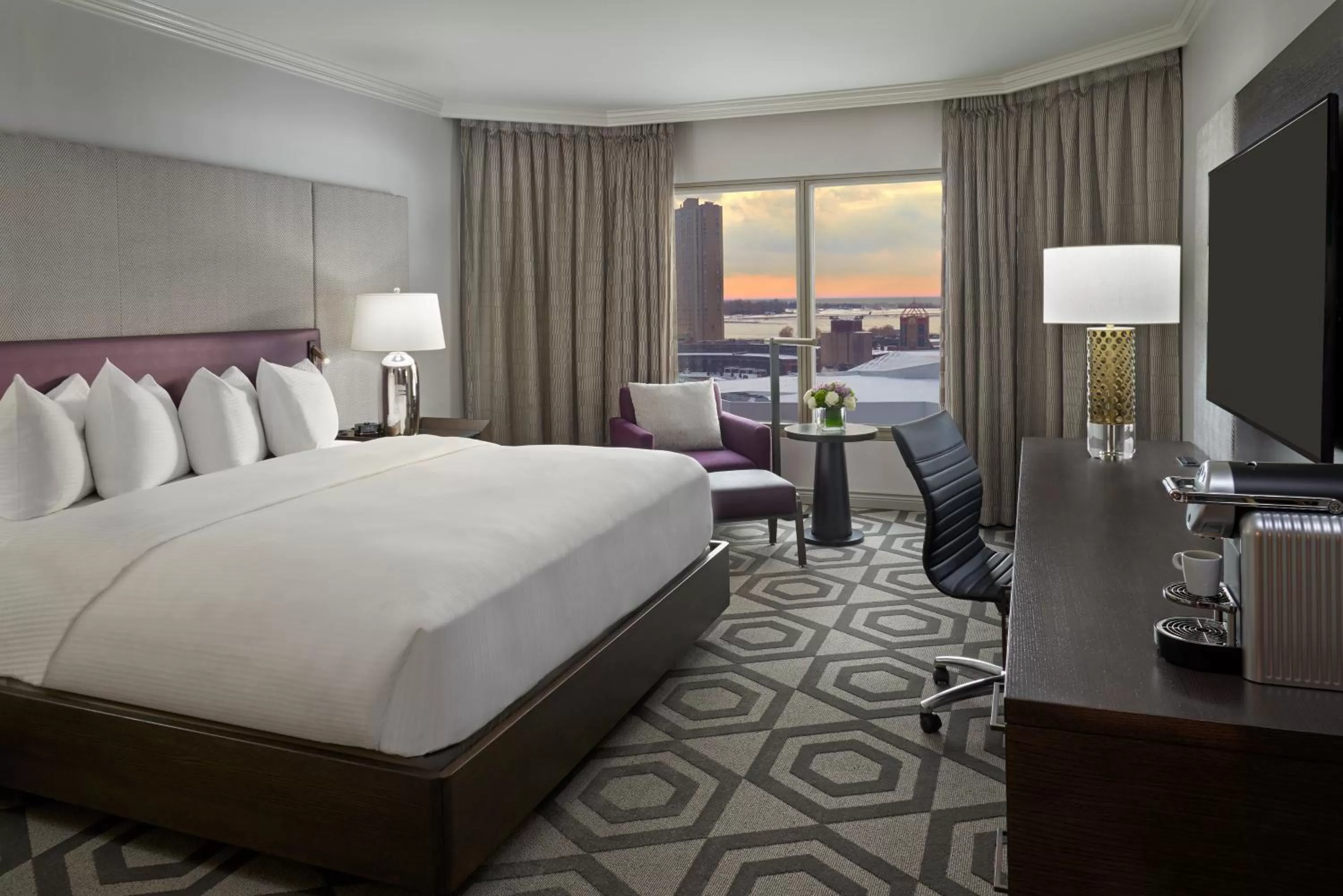 Premium King Room - Club Lounge Access in InterContinental Toronto Centre by IHG