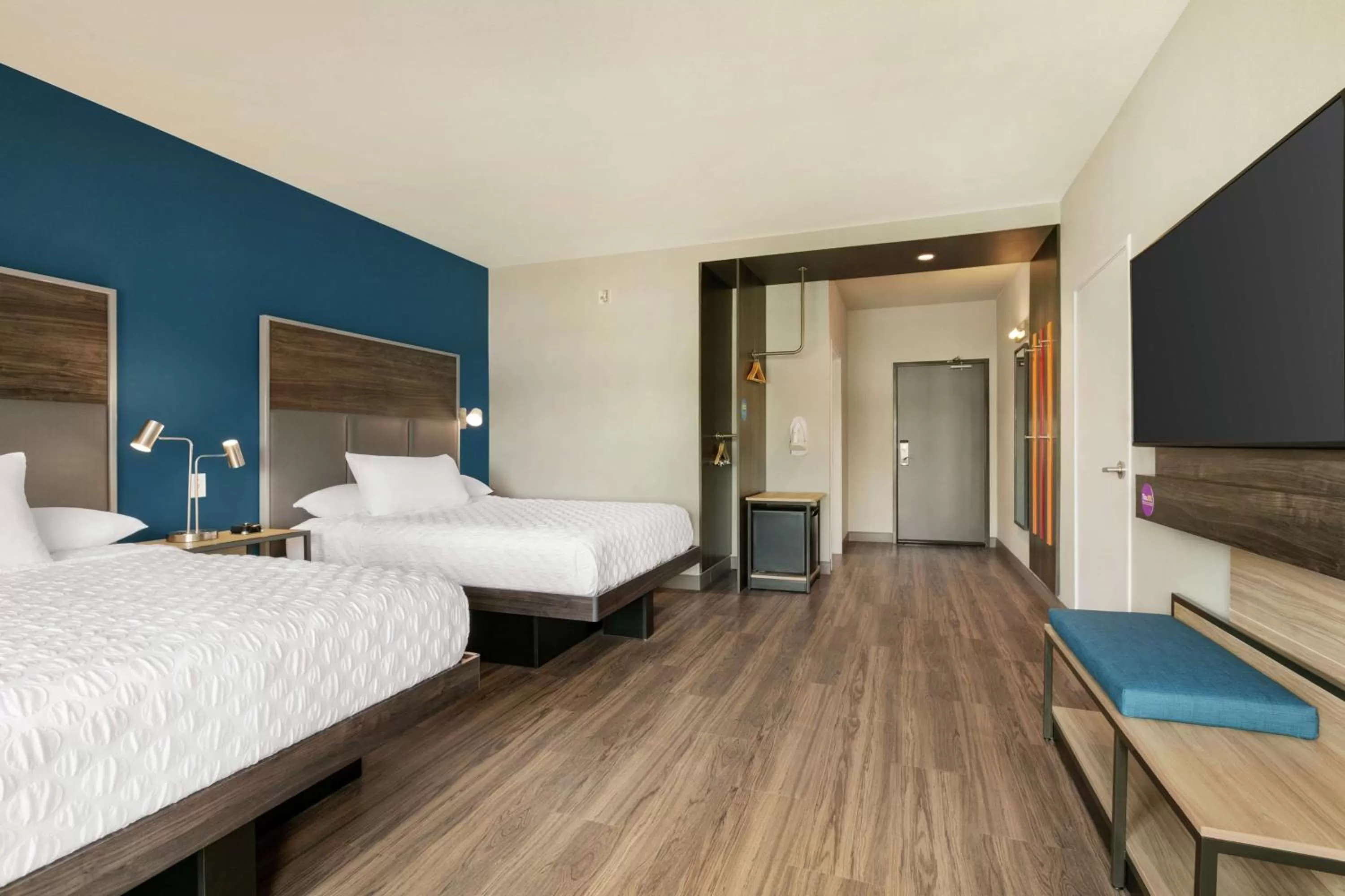 Queen Room with Bath Tub - Mobility/Hearing Accessible in Tru By Hilton Longview