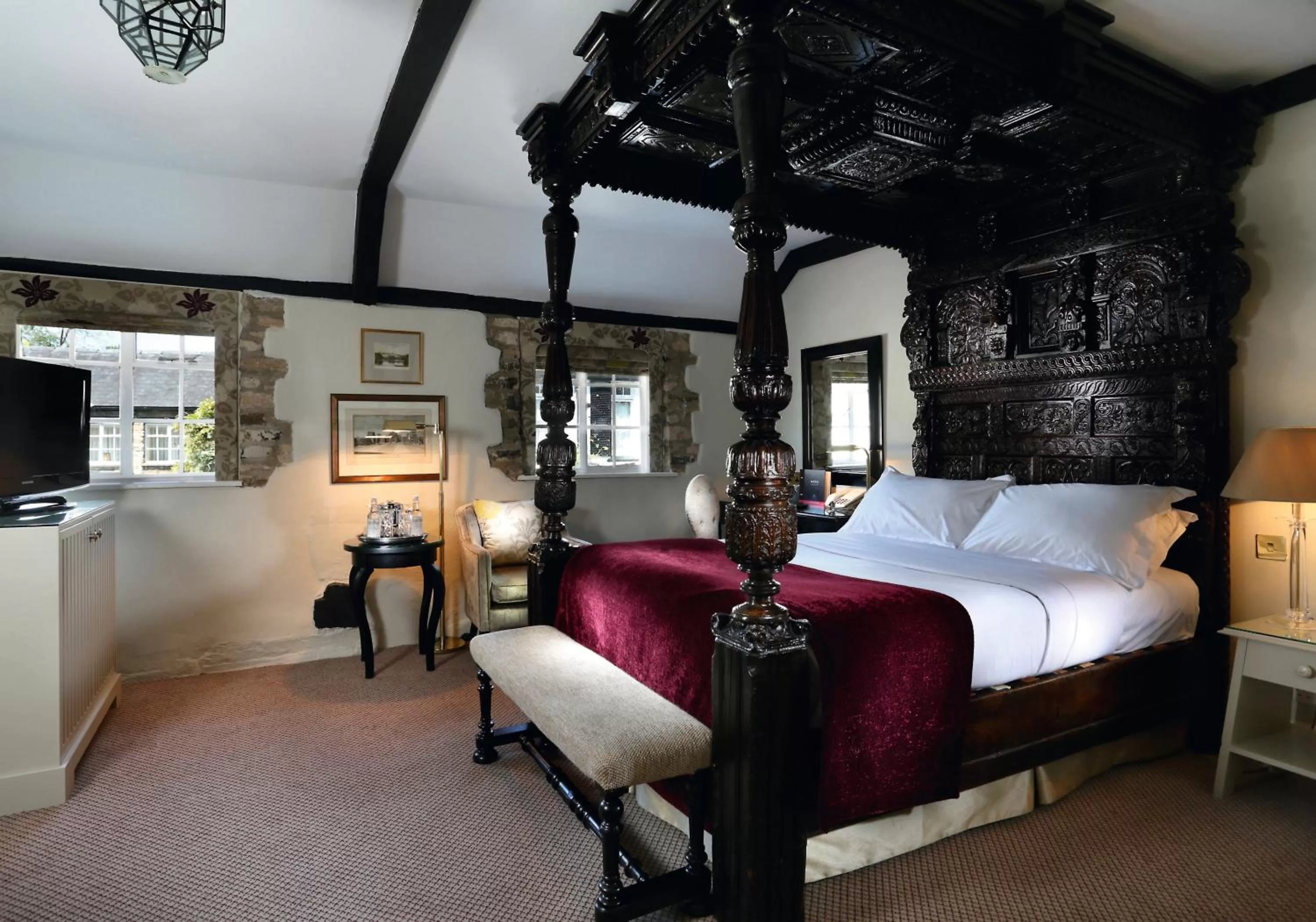 Feature Suite in Macdonald Bear Hotel