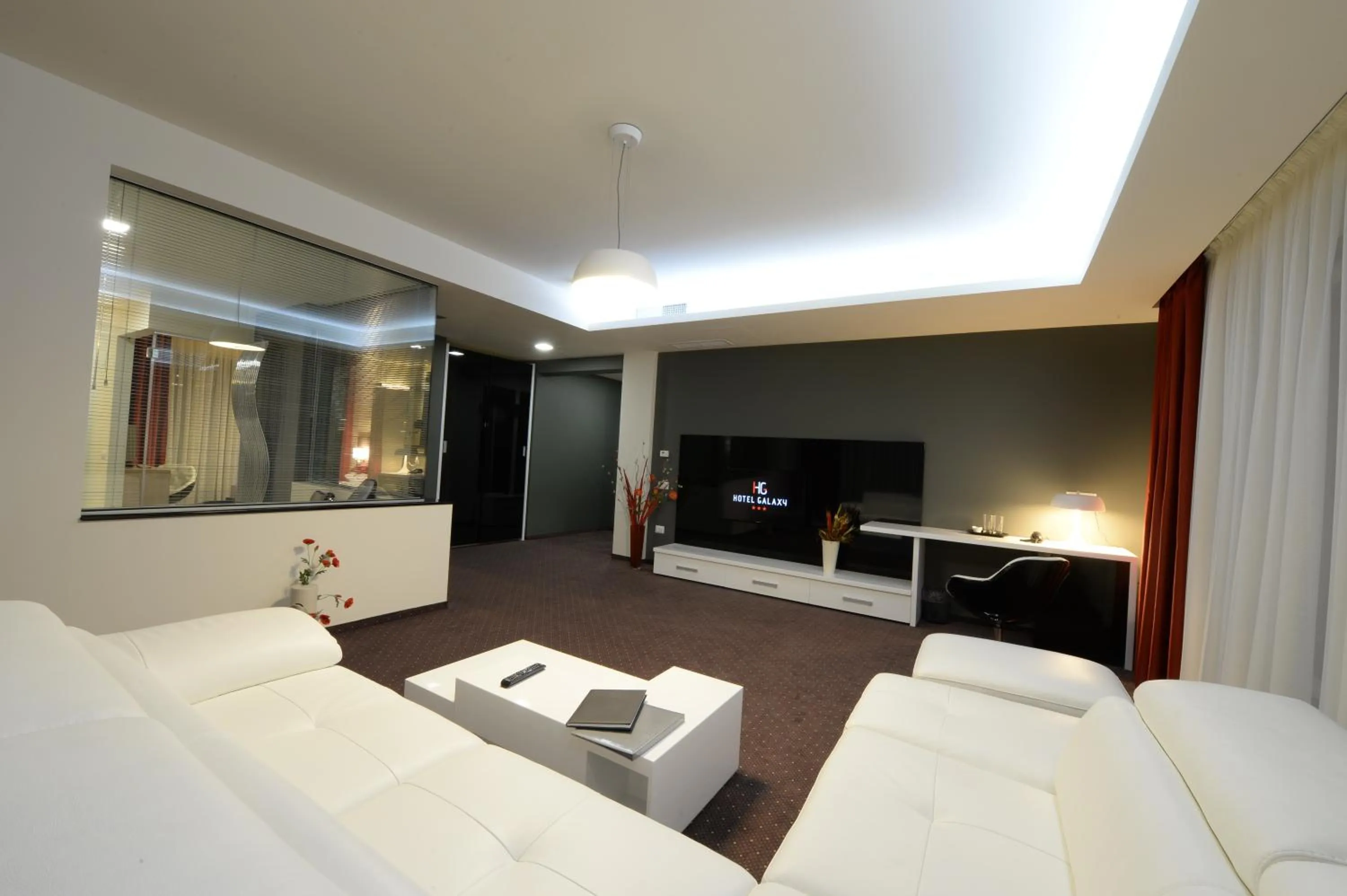 One-Bedroom Suite in Hotel Galaxy