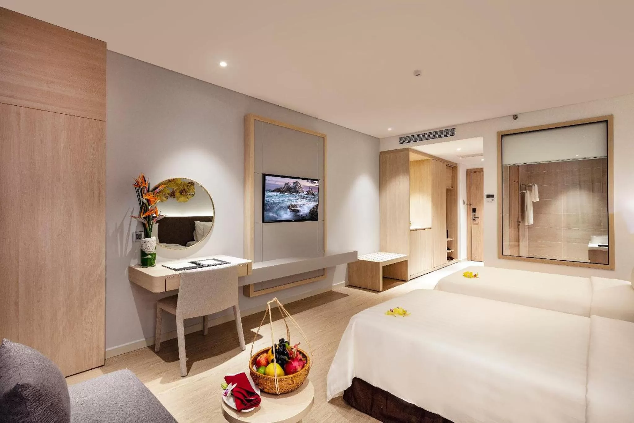 Deluxe Twin City View & Partial Sea View in DQua Hotel