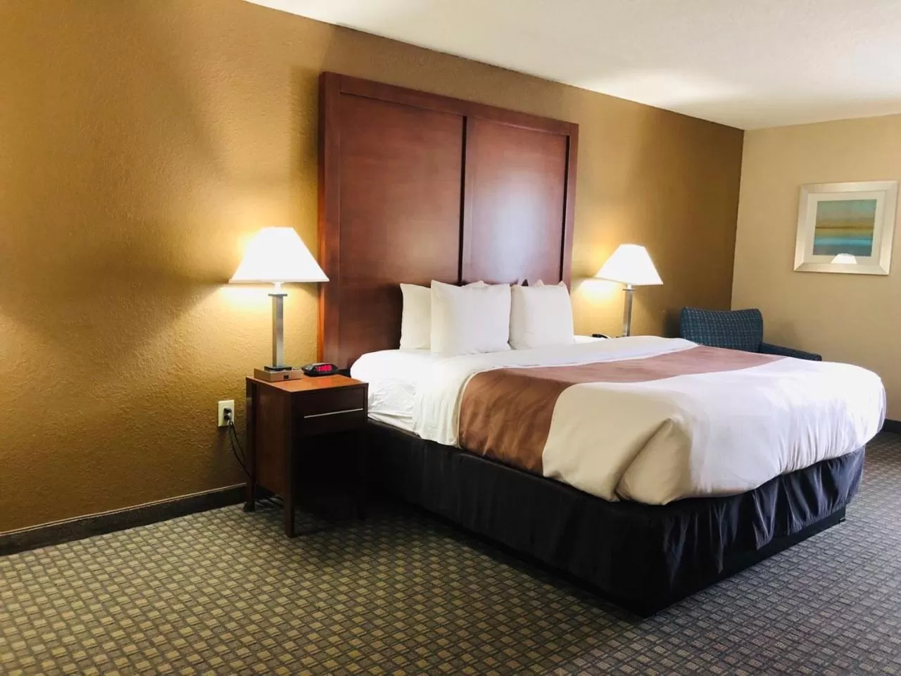 King Room - Non-Smoking in Quality Inn & Suites Heritage Park