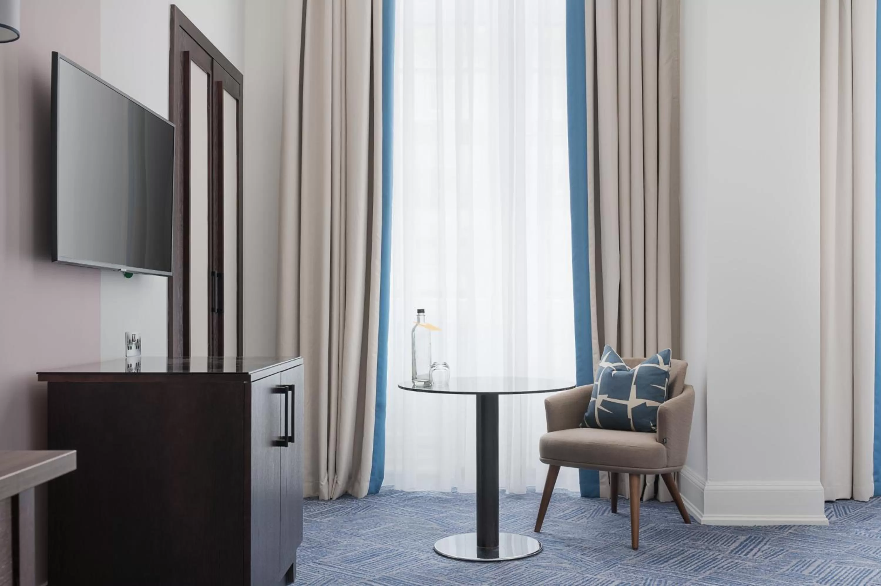 Premium Twin Room in voco Grand Central Glasgow by IHG