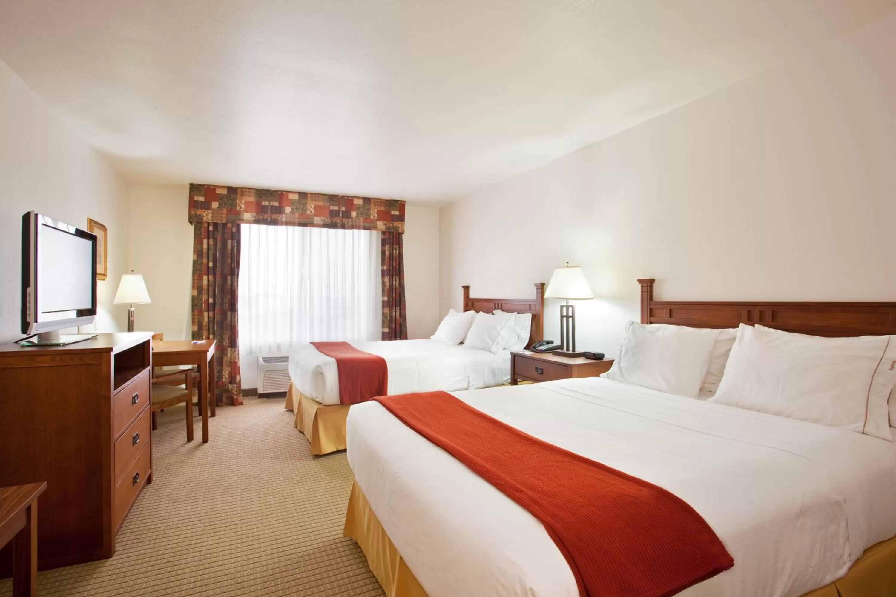Queen Room with Two Queen Beds - Disability Access in Holiday Inn Express Hotel & Suites Mattoon, an IHG Hotel