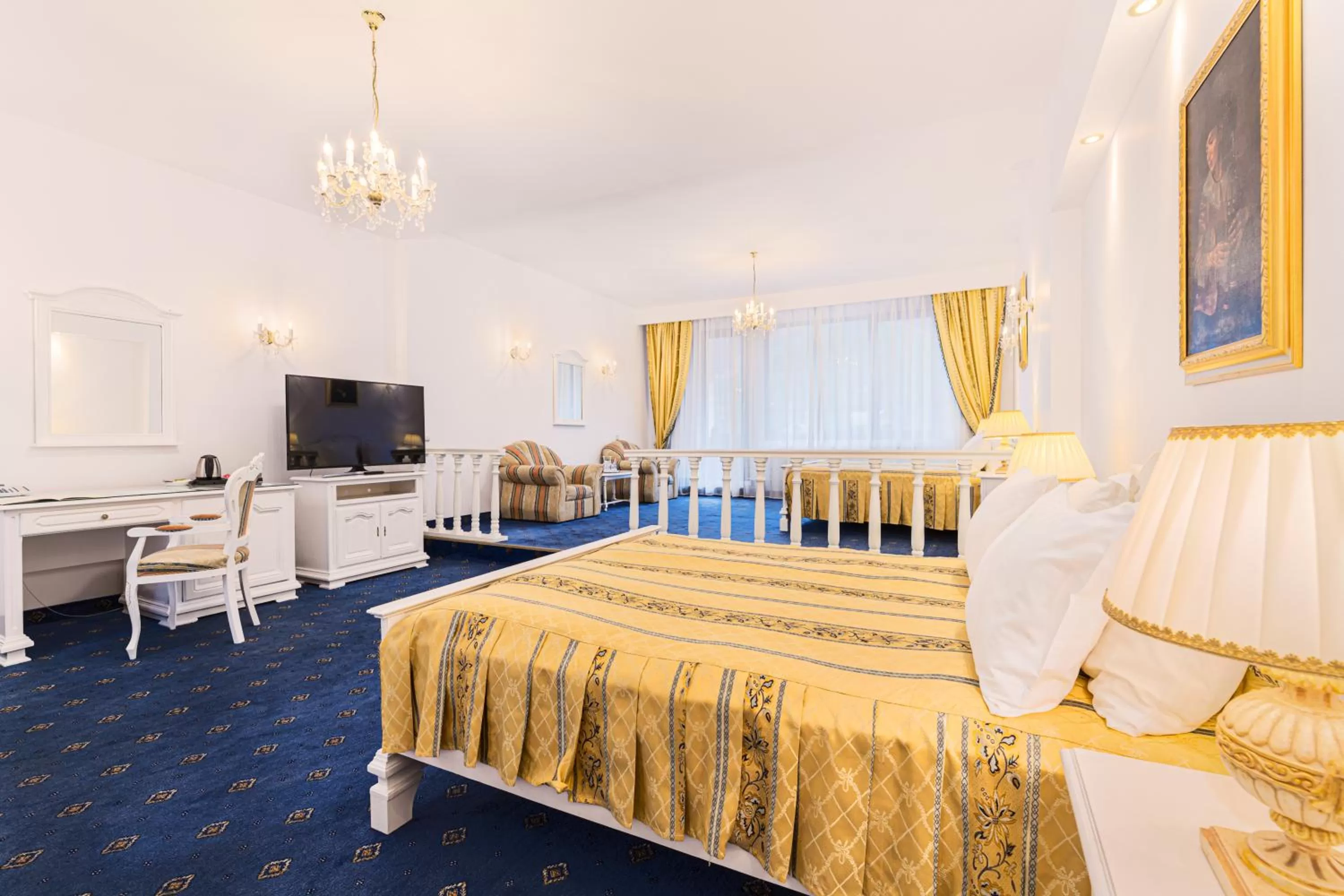 Executive Double Room with Two King Beds and  Balcony - single occupancy in Aurelius Imparatul Romanilor Hotel & SPA
