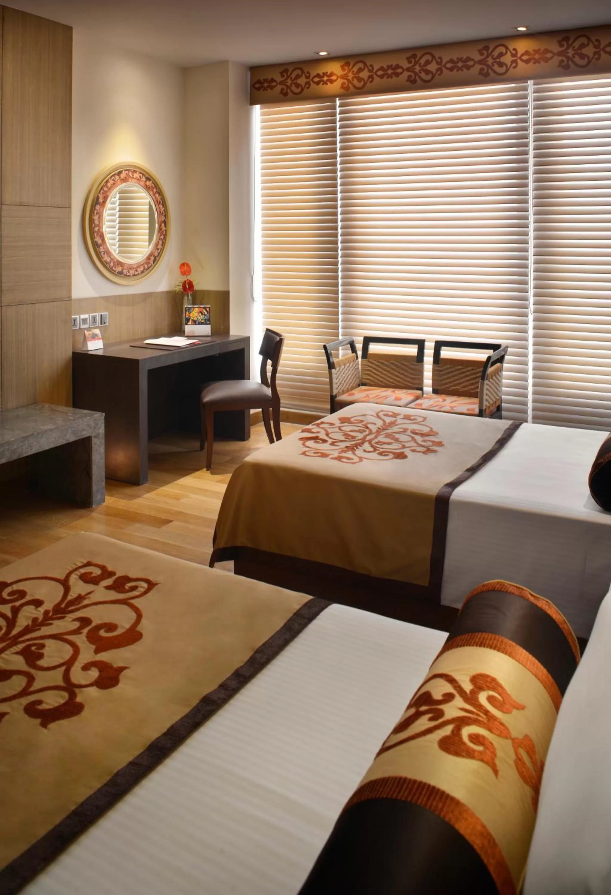 Deluxe Twin Room in The Lalit Great Eastern Kolkata