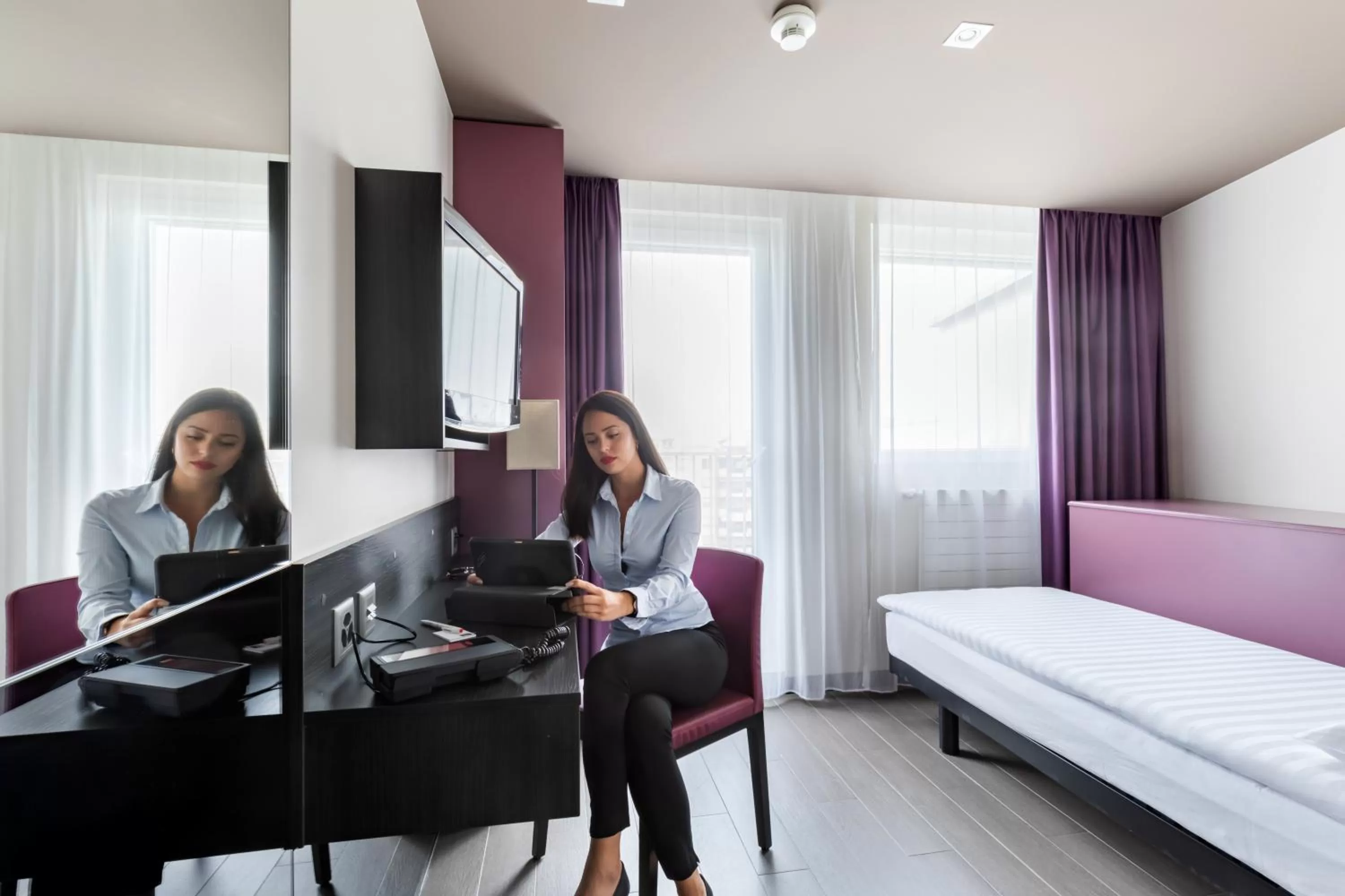 Single Room in Hôtel Les Nations