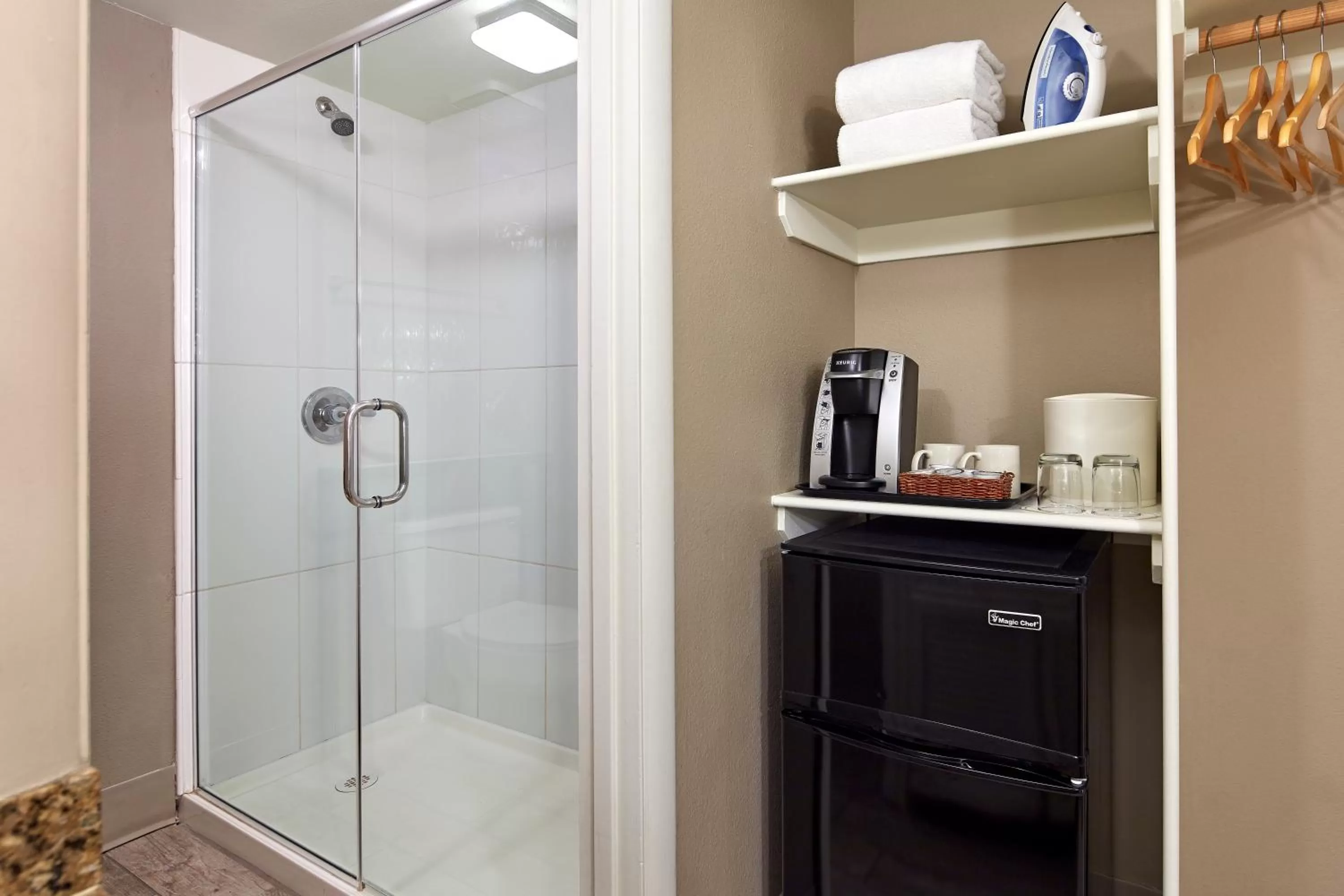 Red Rock Premium King Room in The Cliffs