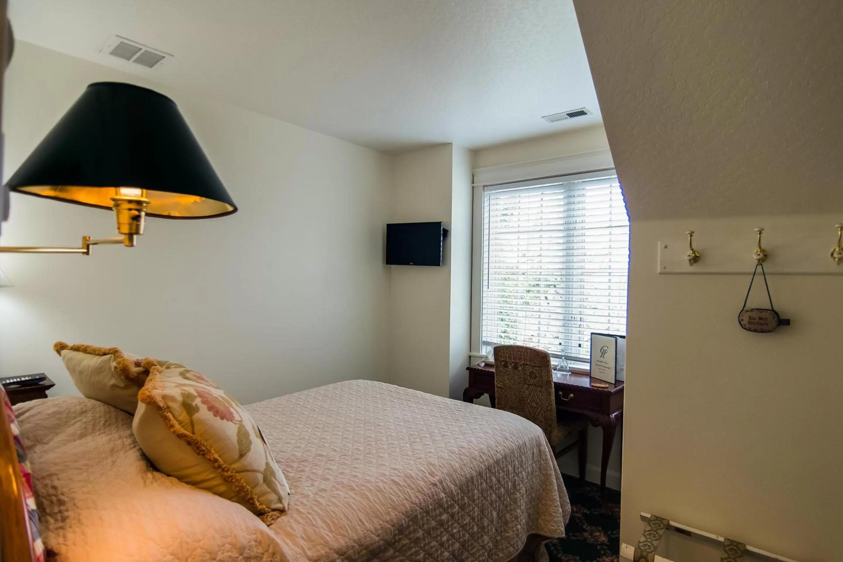 Economy Double Room - single occupancy in The Campbell House Inn