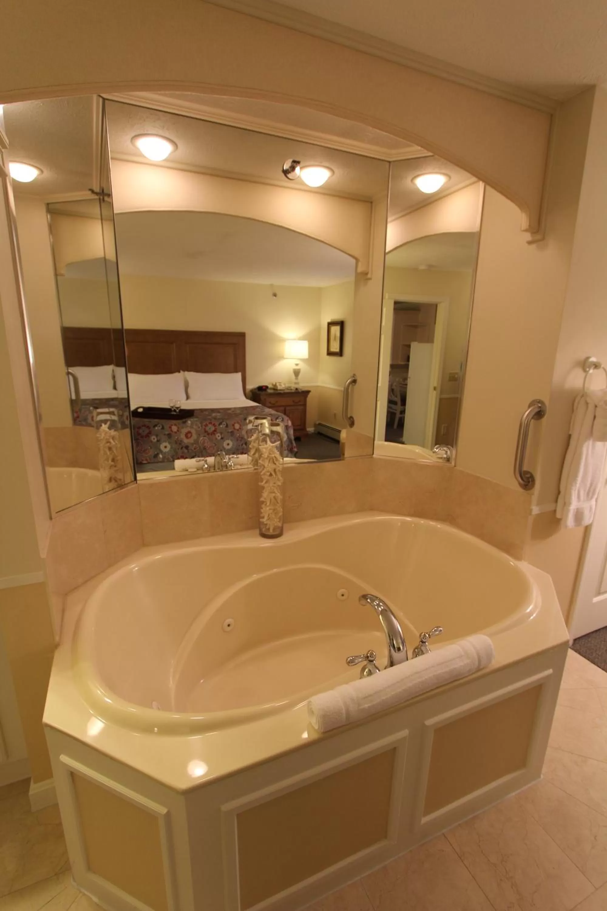 One-Bedroom Suite in InnSeason Resorts The Falls at Ogunquit