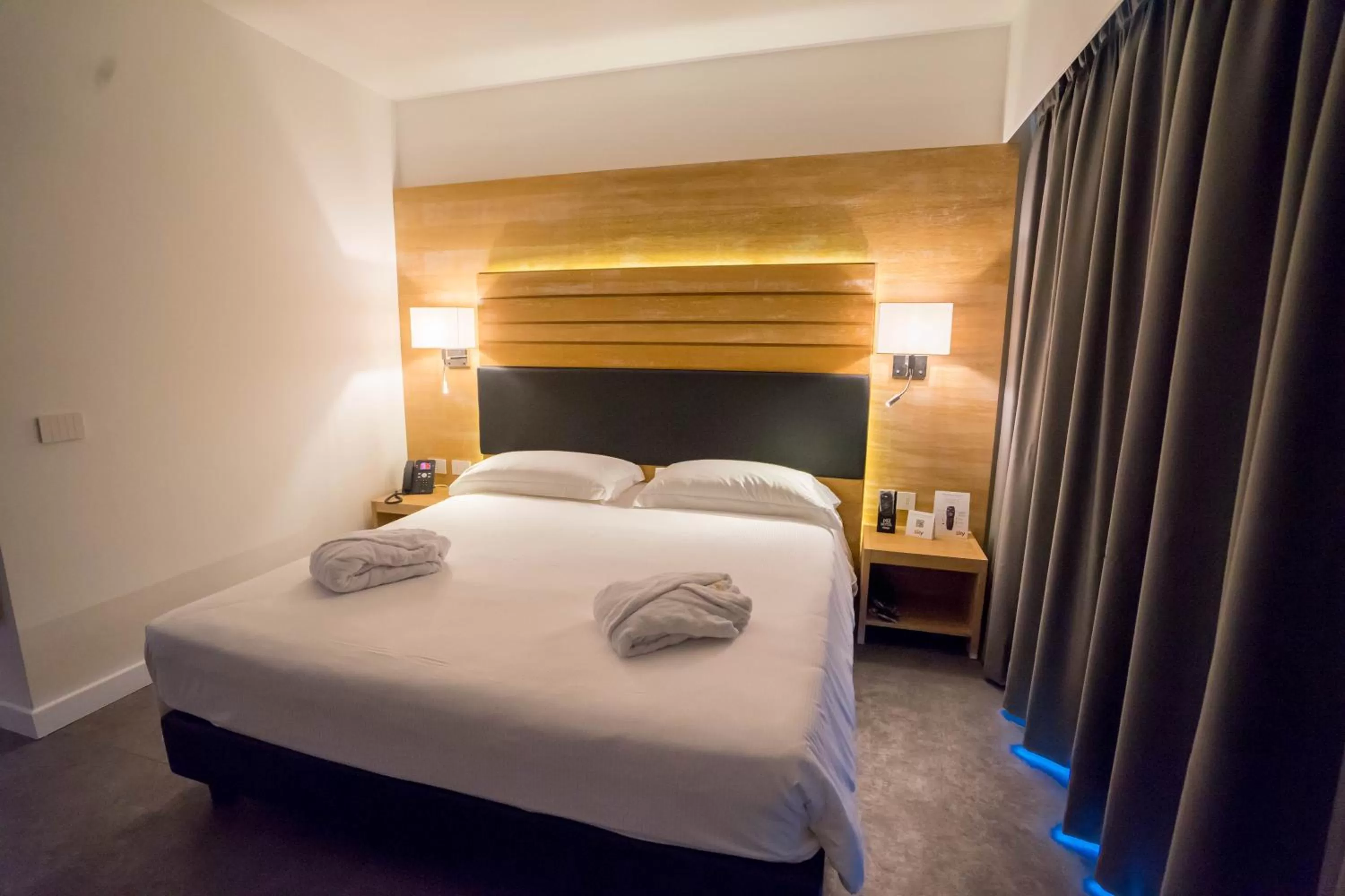 Suite with Balcony - single occupancy in PM Hotel