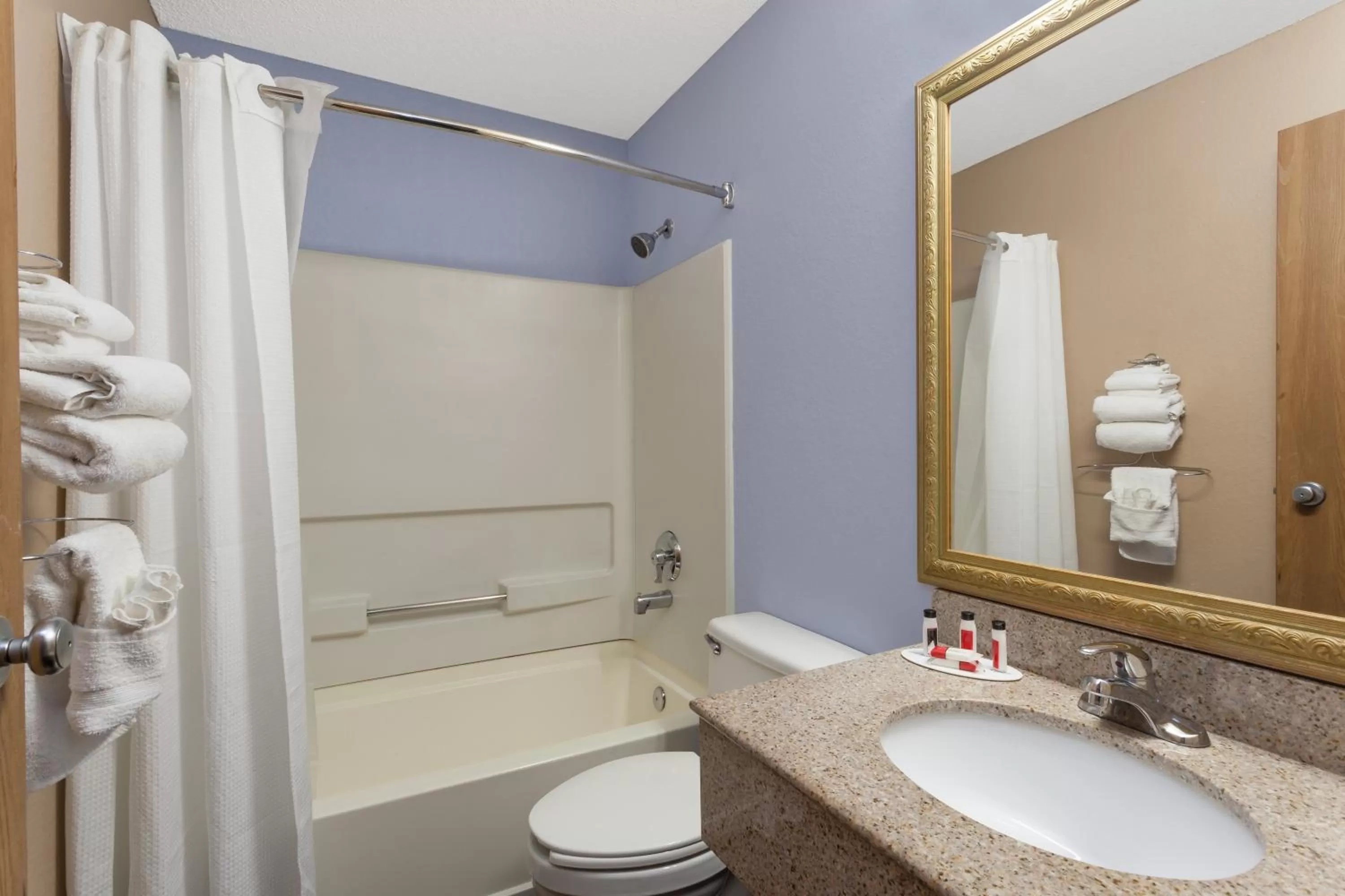 Queen Room in Super 8 by Wyndham Havre De Grace Aberdeen Area