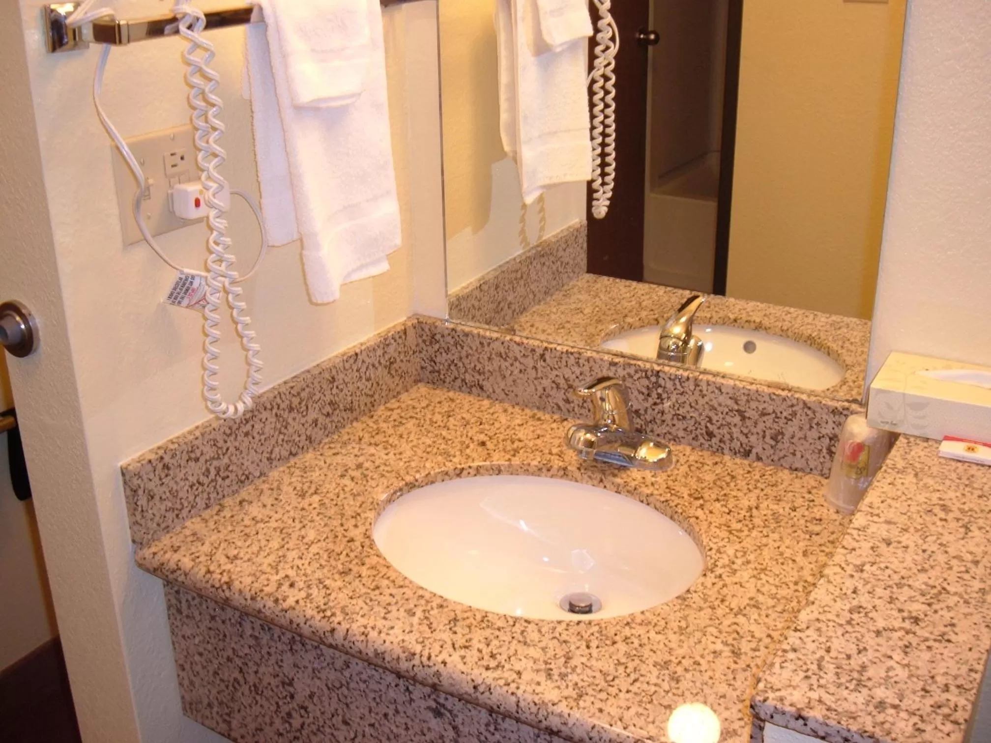 Studio Suite - Non-Smoking in Super 8 by Wyndham Moriarty