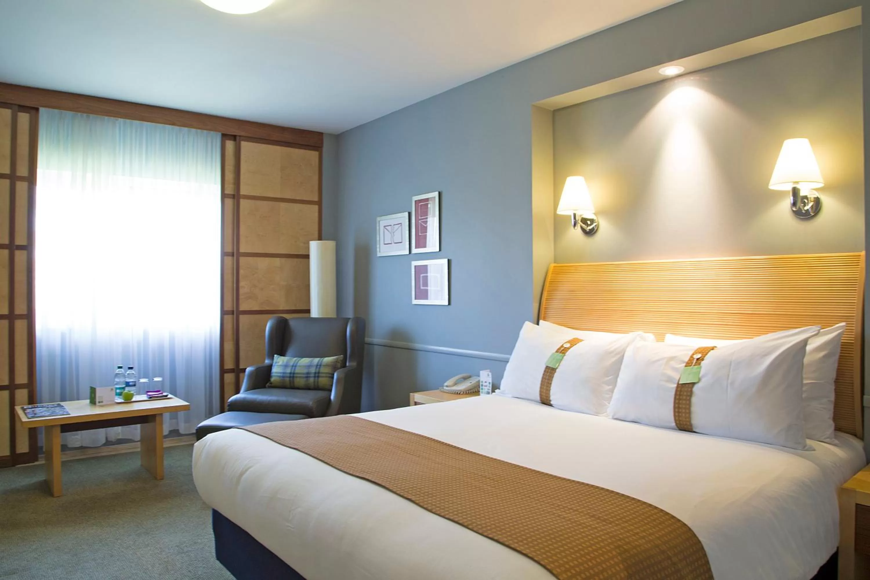 Deluxe Double Room in Holiday Inn Guildford by IHG