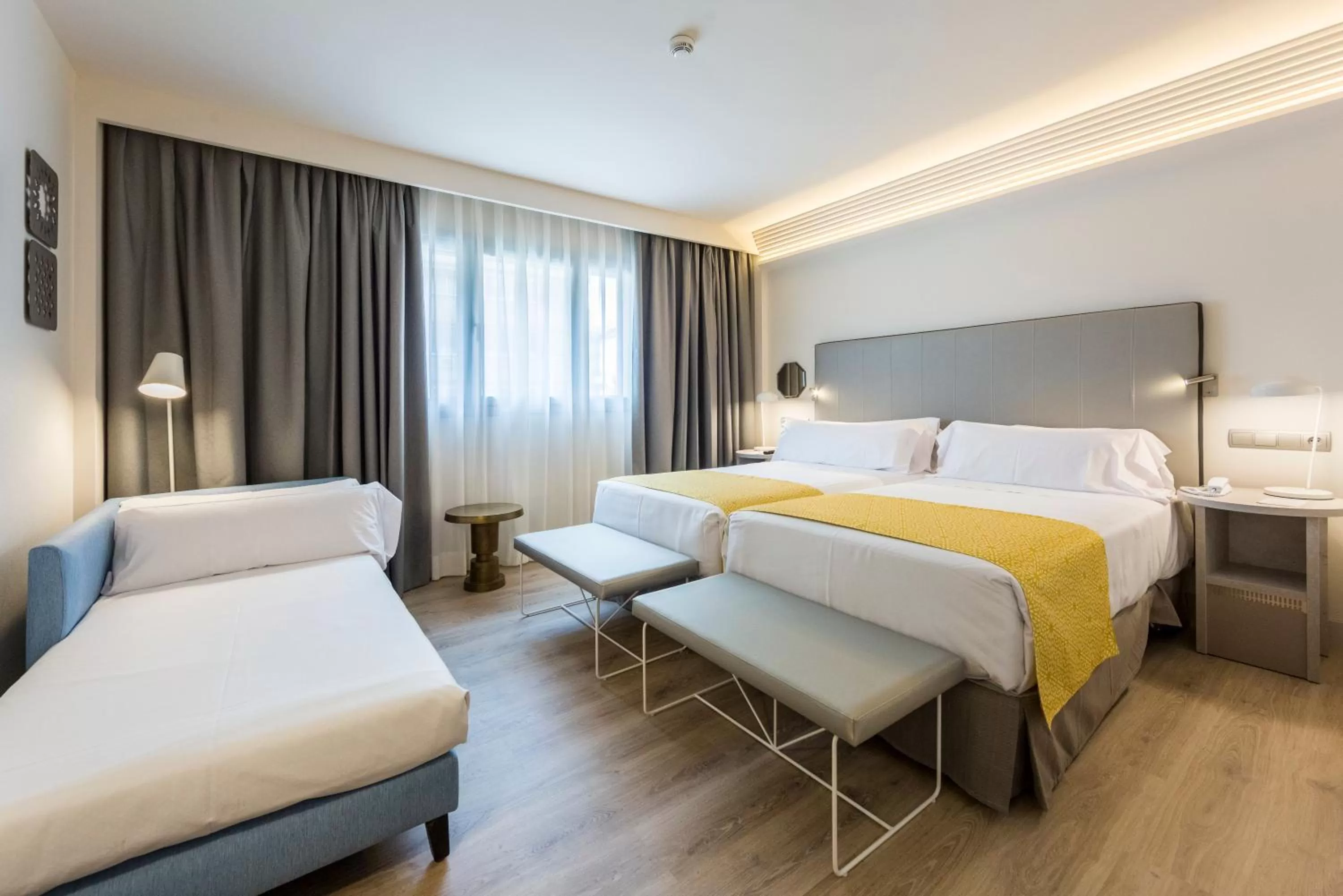 Triple Room (2 Adults + 1 Child) in Catalonia Granada