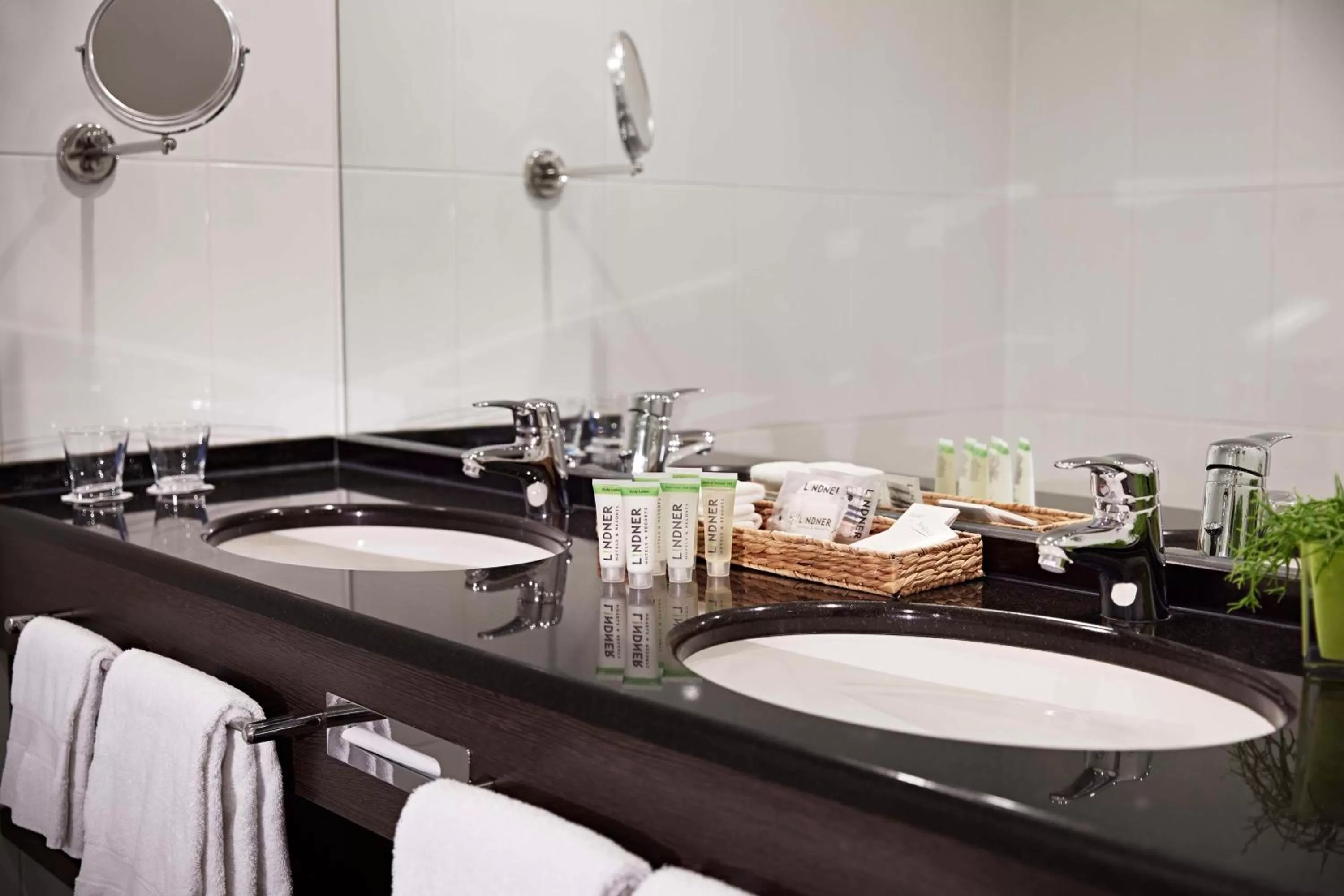 Premium Twin Room in Lindner Hotel Antwerp, part of JdV by Hyatt