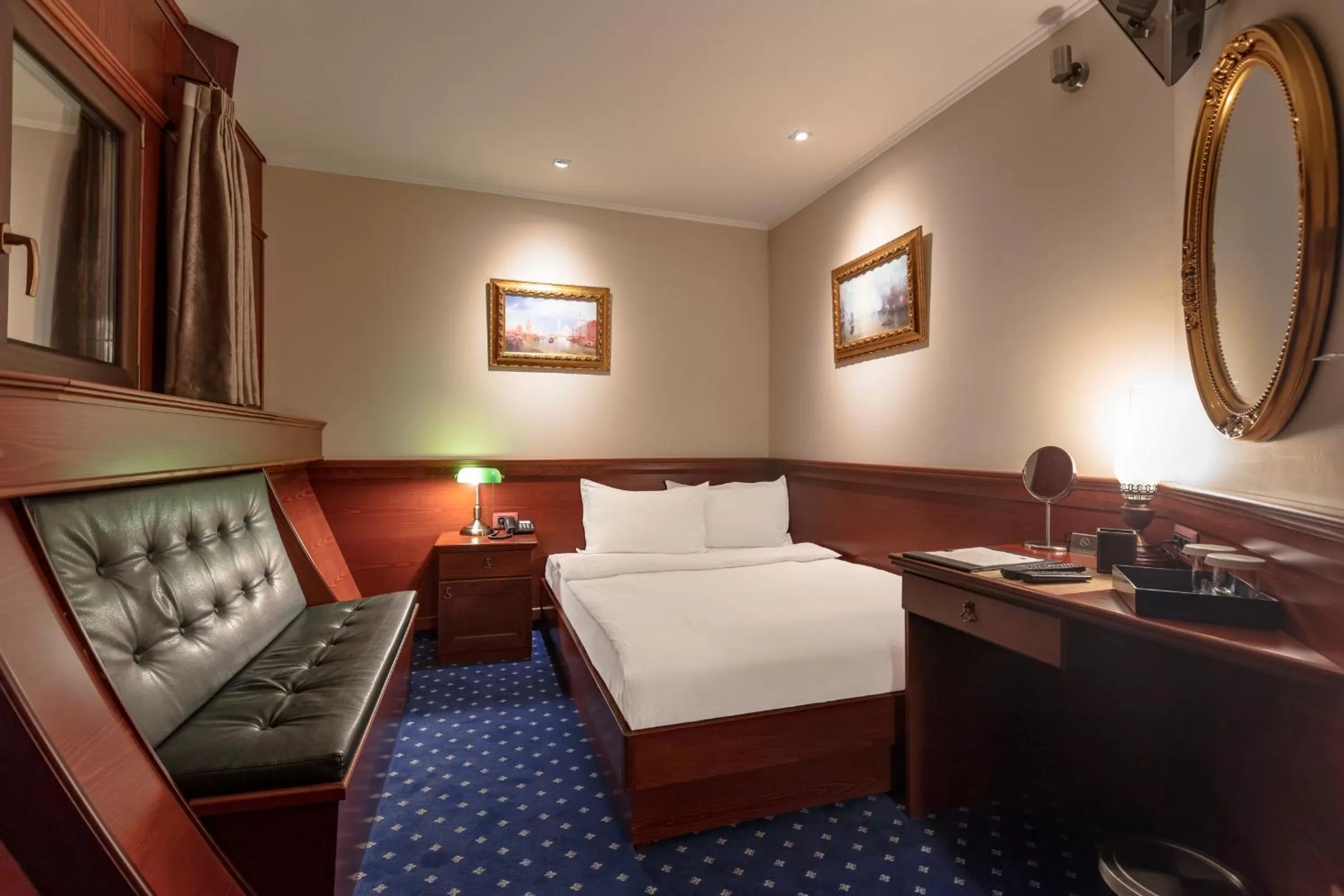 Single Room in Hotel Senigallia