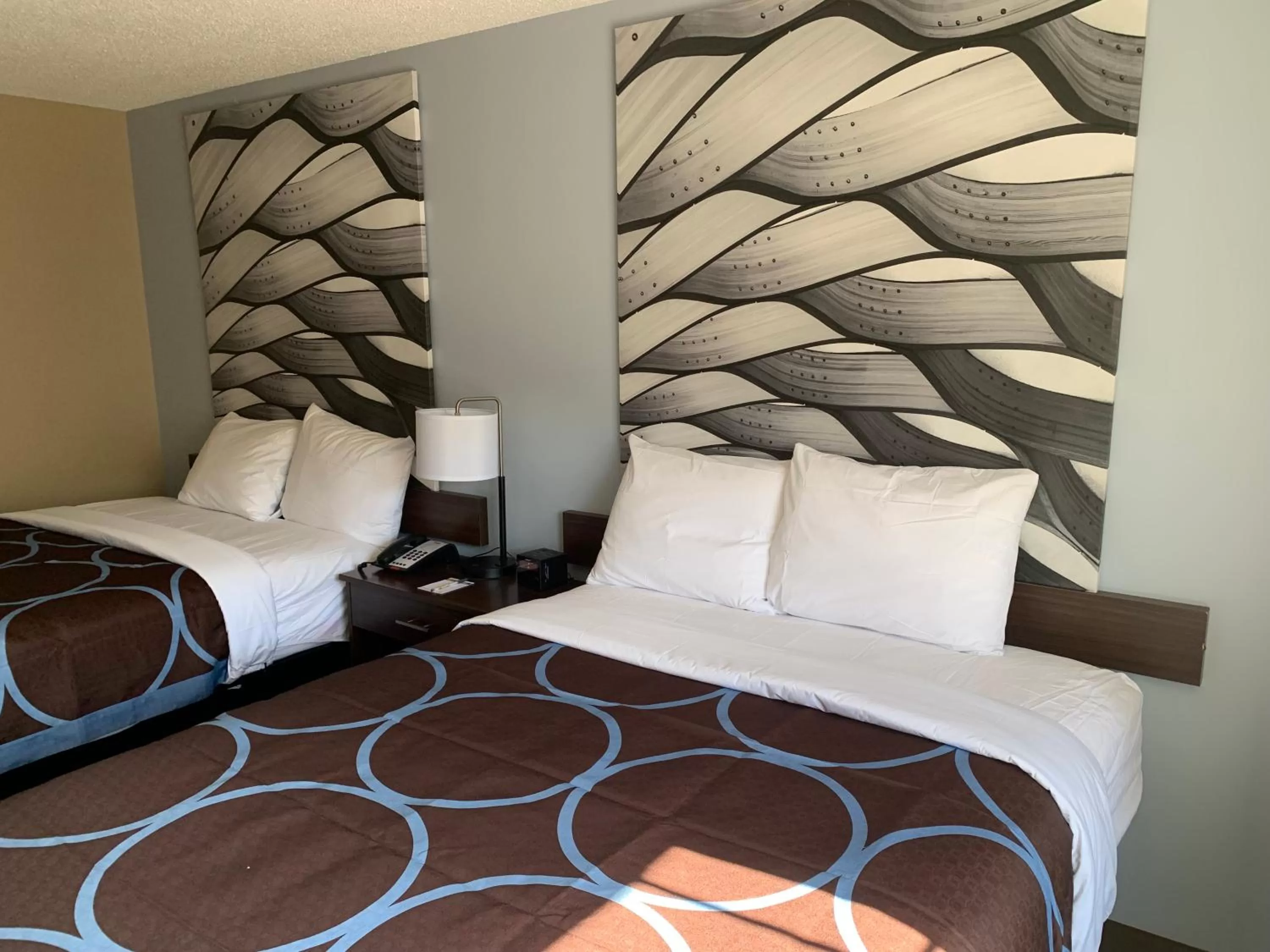 Queen Room with Two Queen Beds and Bath Tub - Mobility Accessible/Non-Smoking in Super 8 by Wyndham Joliet