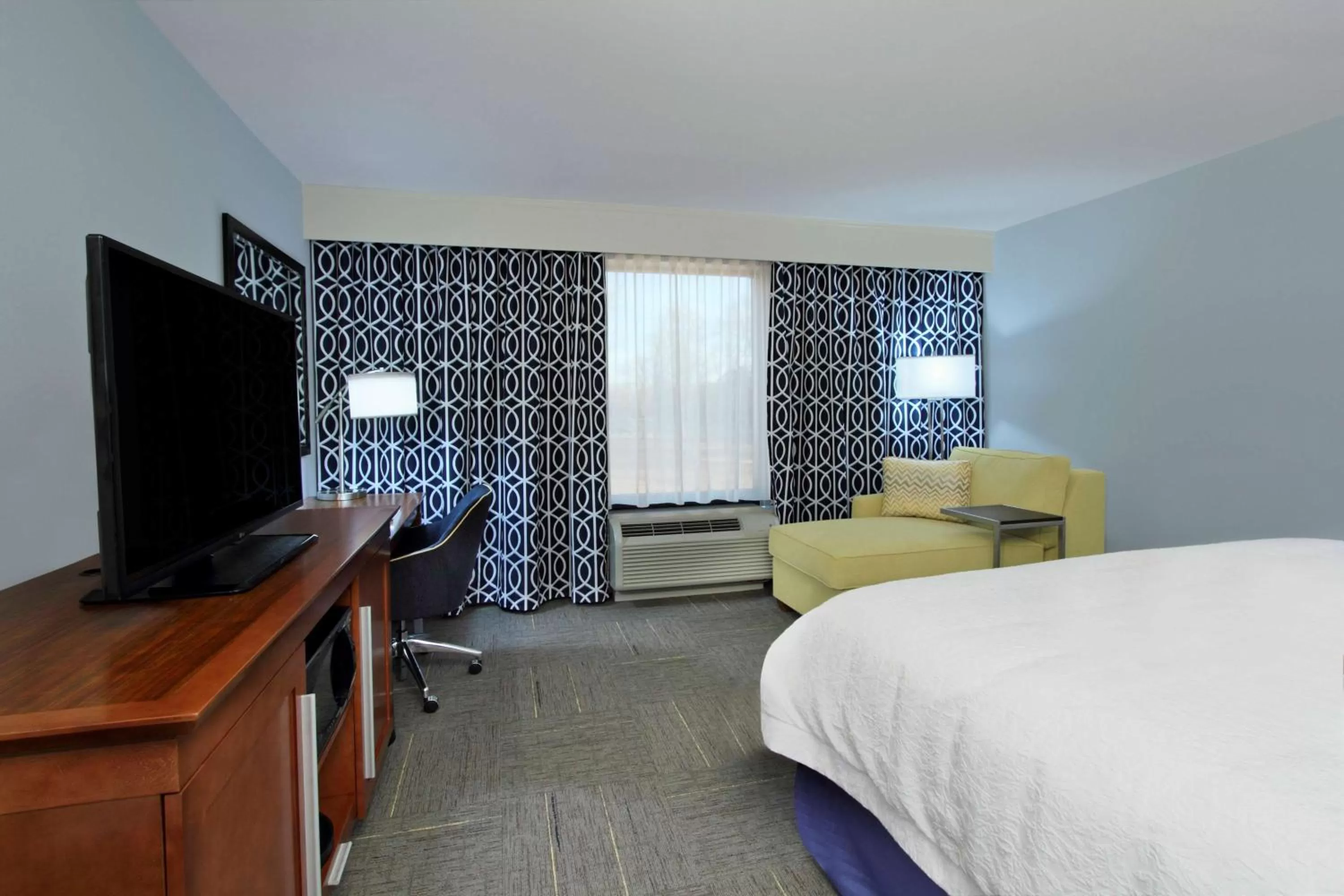 Bed in Hampton Inn Richland/South Jackson