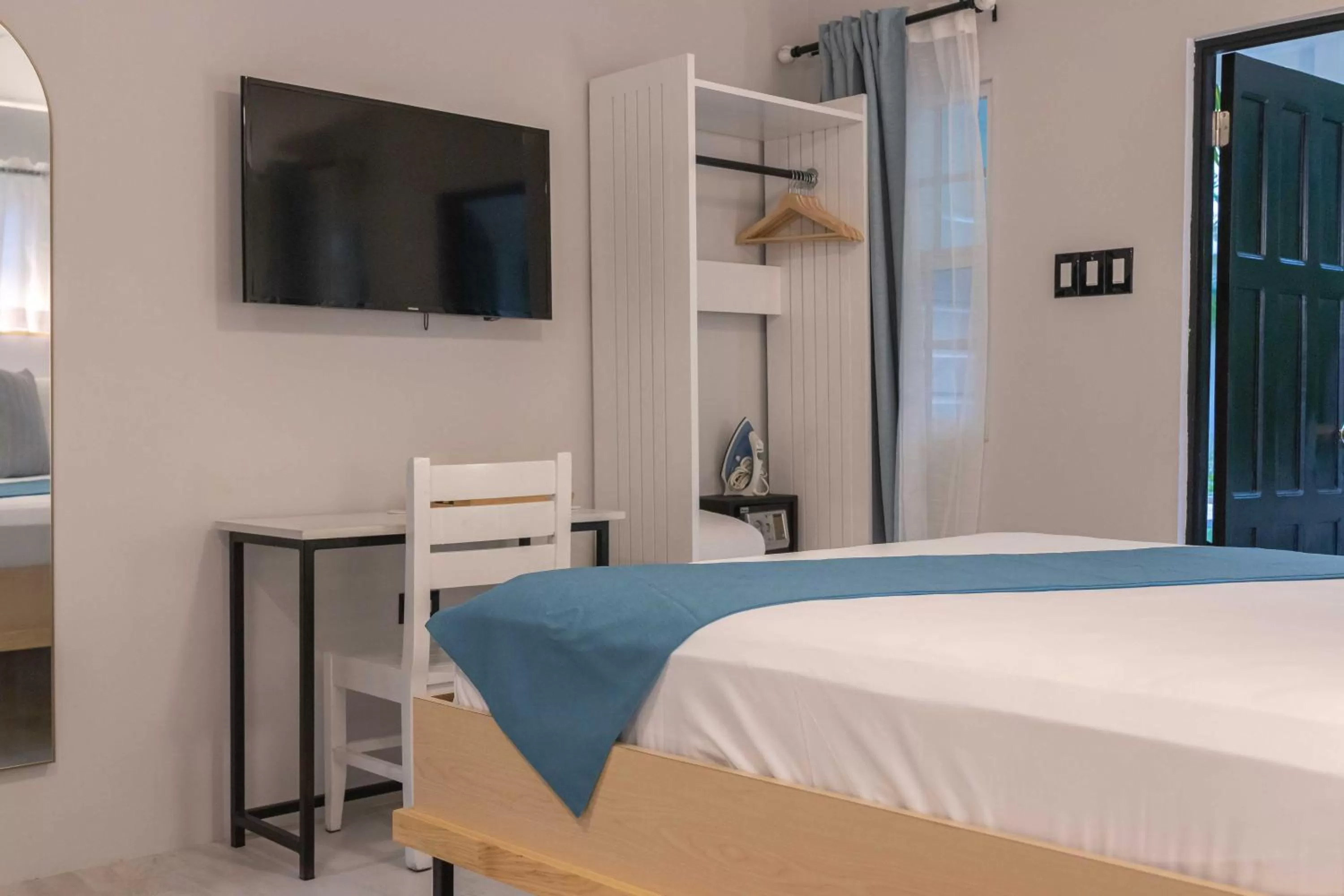 Signature Cottage in Travellers Beach Resort