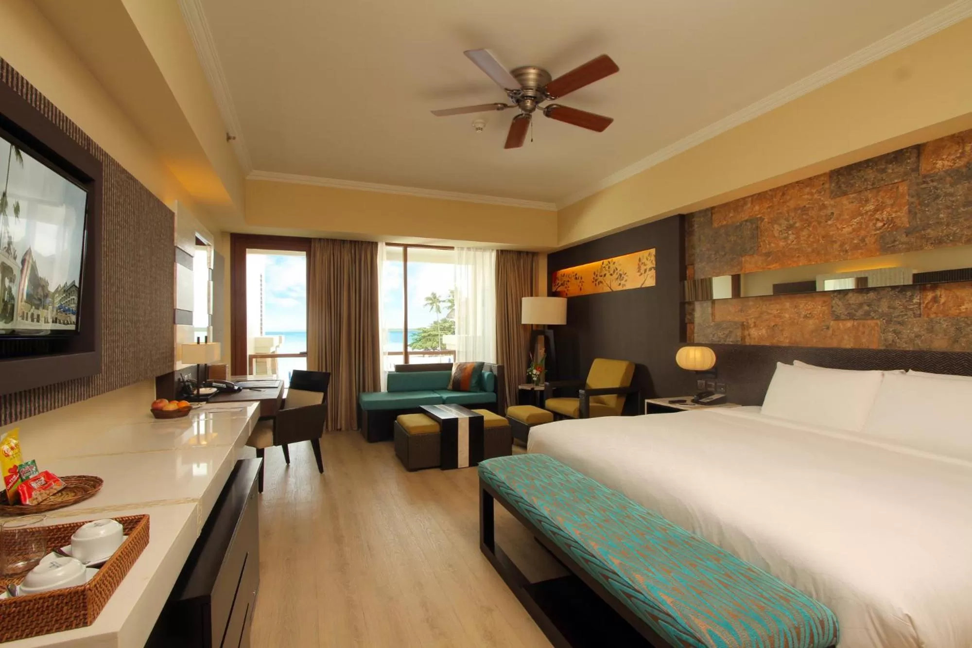 Deluxe Double or Twin Room with Ocean View in The Bellevue Resort